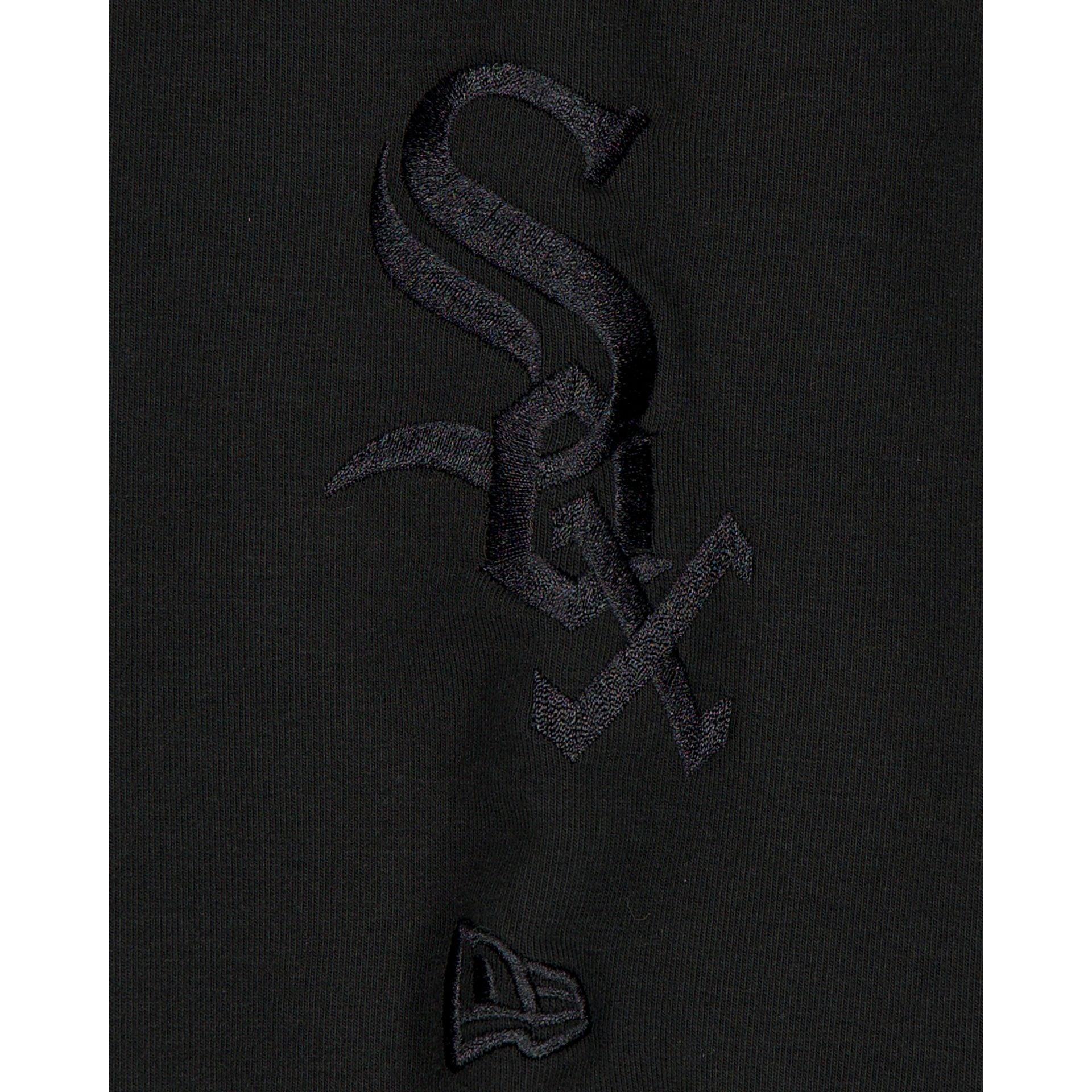 Chicago Bulls Black on Black Logo Select Hoodie Male Product Image