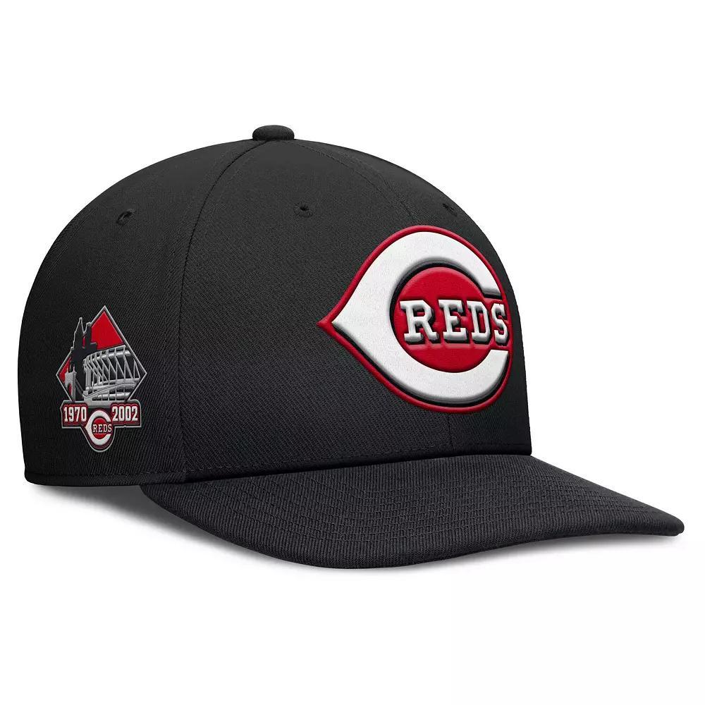 Men's Nike Black Cincinnati Reds Pro Performance Snapback Hat,  Product Image