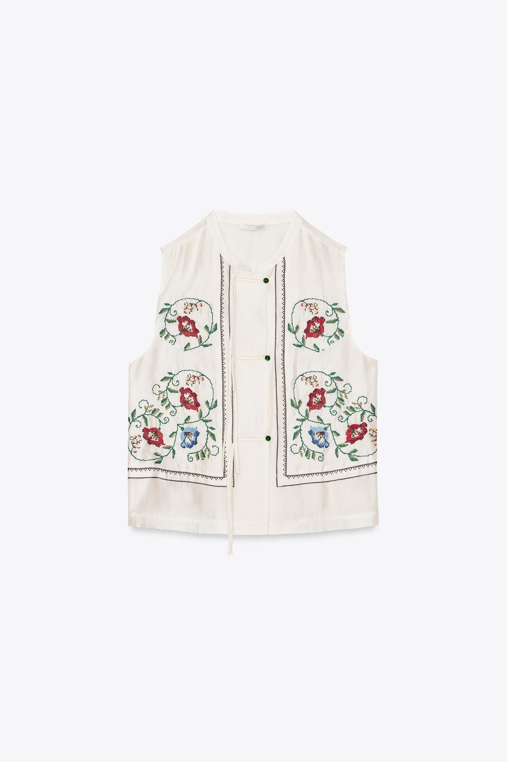 EMBROIDERED FLOWER TOP Product Image