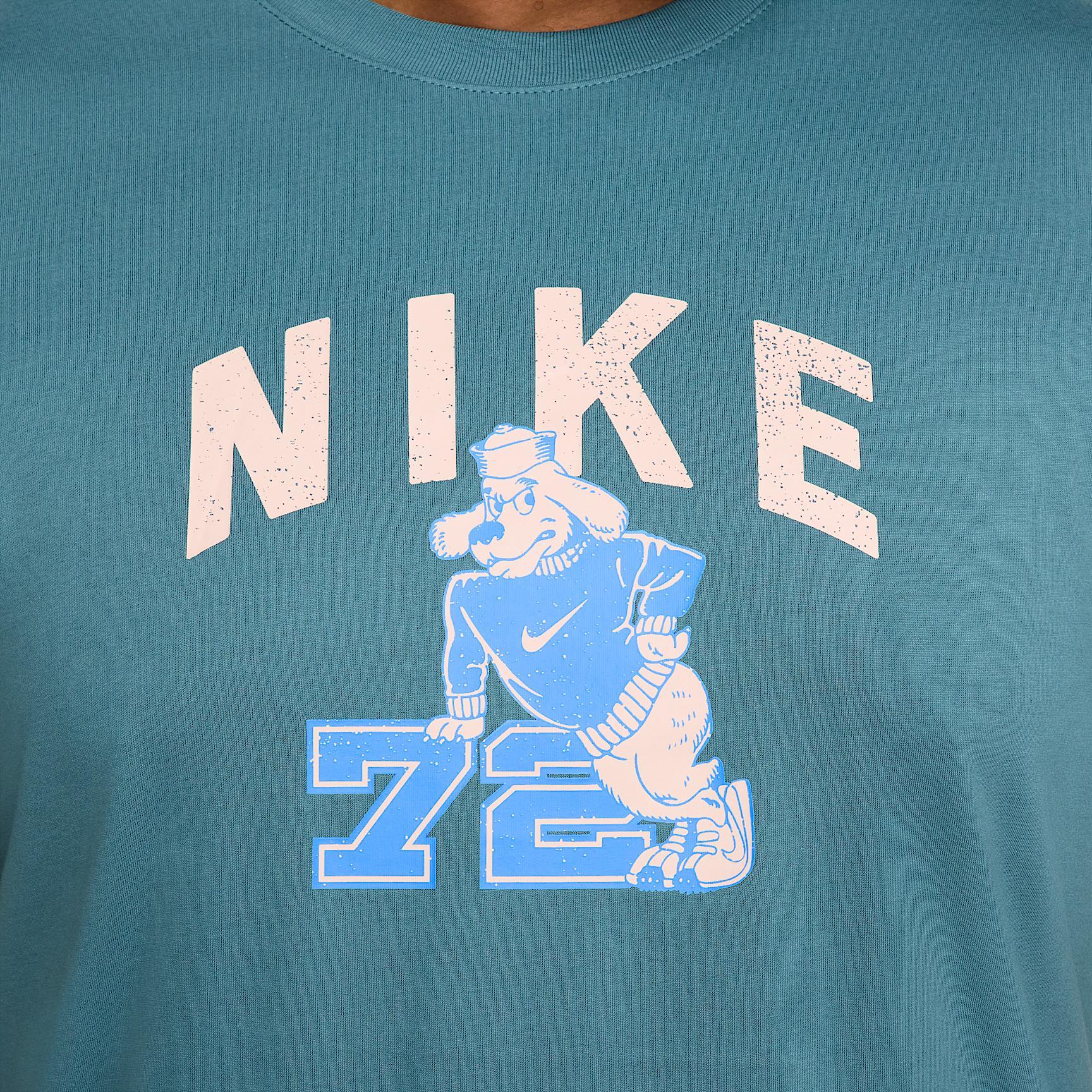 Nike Men's Fitness T-Shirt Product Image