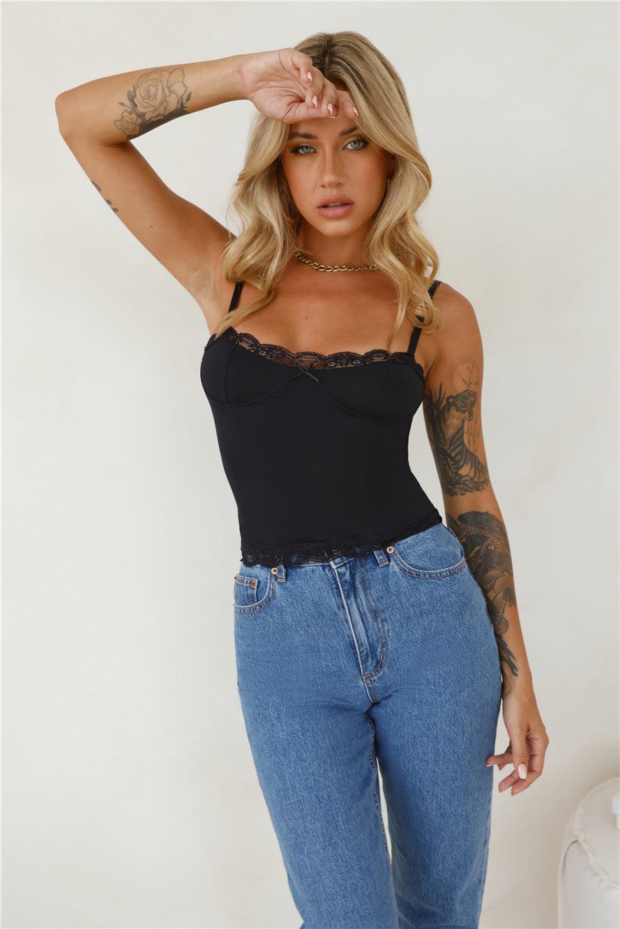 LIONESS Top Model Cami Onyx Product Image