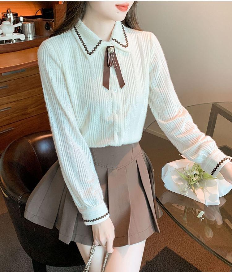 Long-Sleeve Collared Bow Accent Contrast Trim Button-Up Lace Blouse Product Image