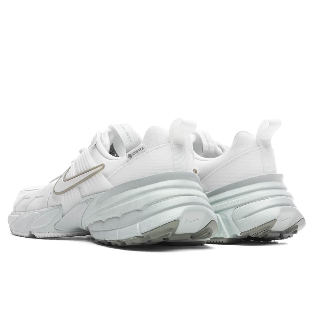 Women's V2K Run Gore-Tex - Platinum Tint/Summit White Female Product Image