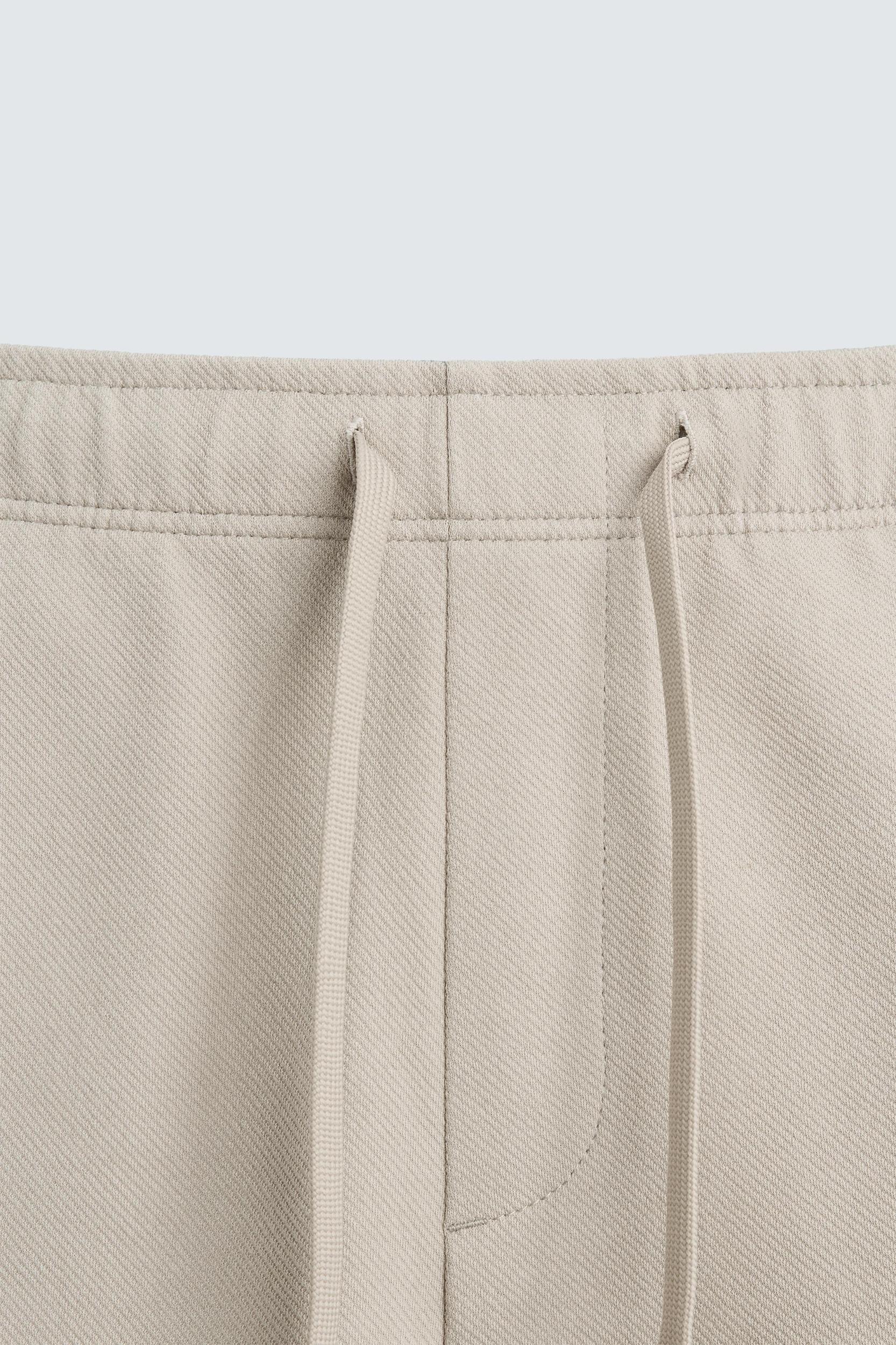 TEXTURED COMFORT SHORTS Product Image