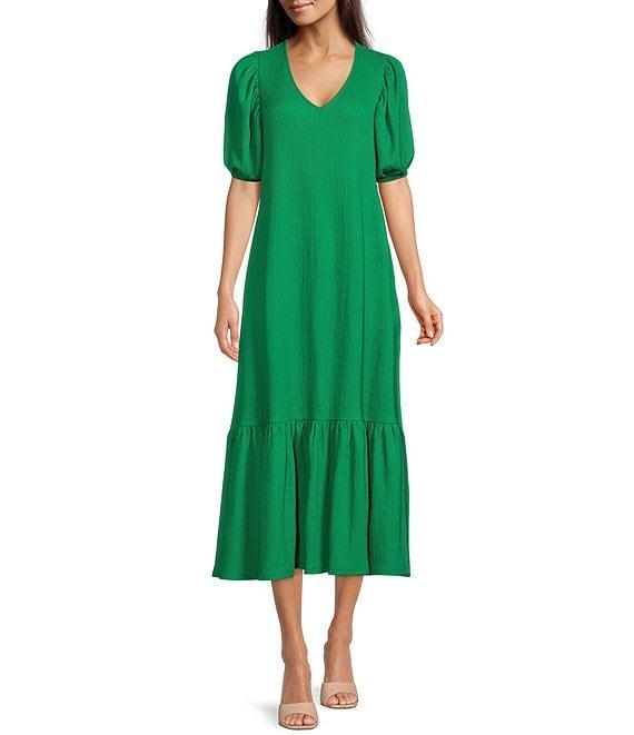 Gibson & Latimer Crepe Waffle Knit V-Neck Tie Back Detail Puffed Short Sleeve Tiered A-Line Flounce Midi Dres Product Image