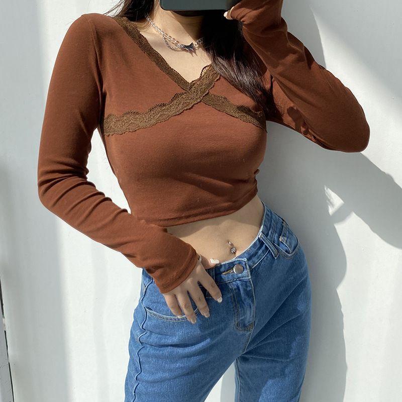 Long-Sleeve V-Neck Lace-Trim Cropped T-Shirt Product Image