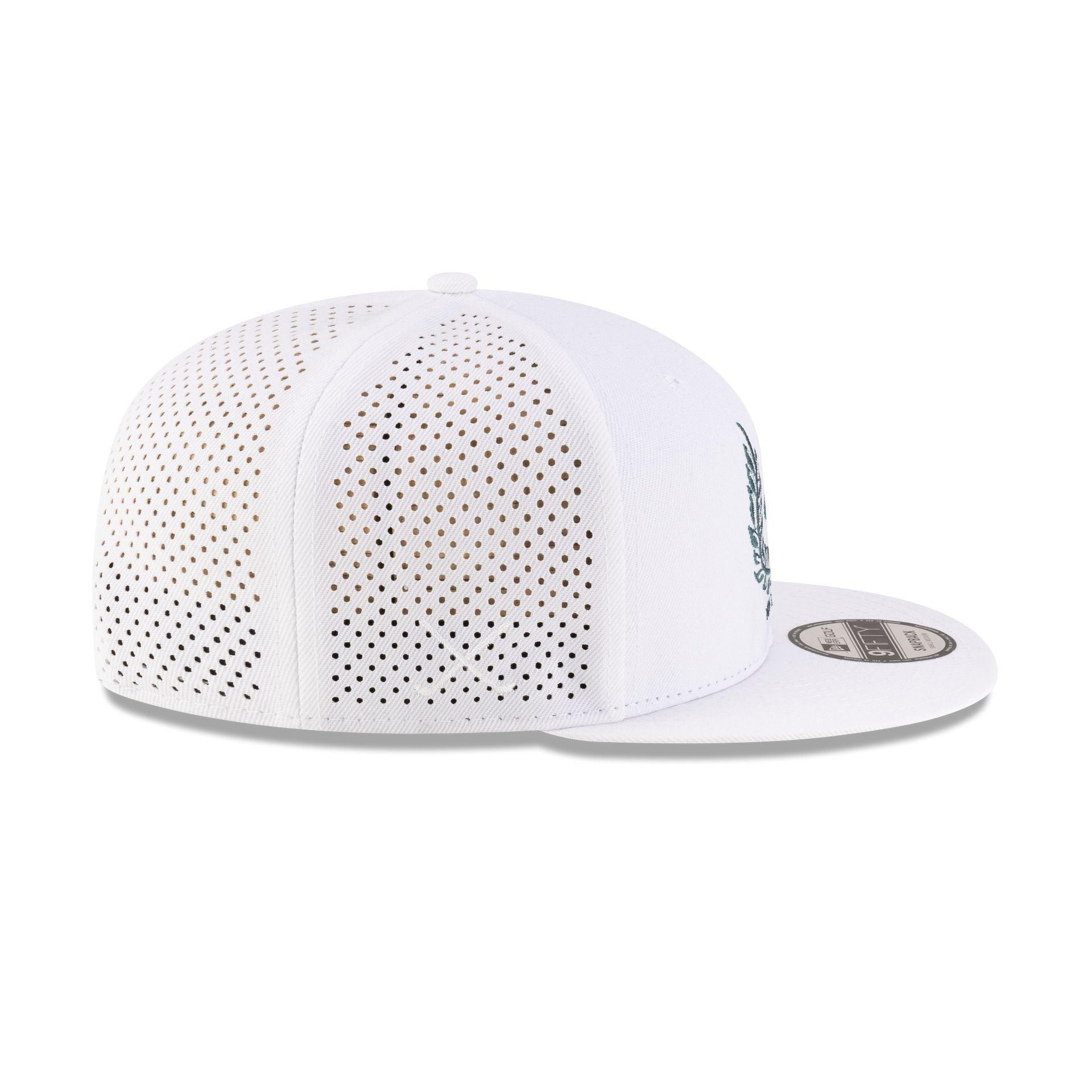 New Era Cap Laurel Wreath White 9FIFTY Snapback Hat Male Product Image