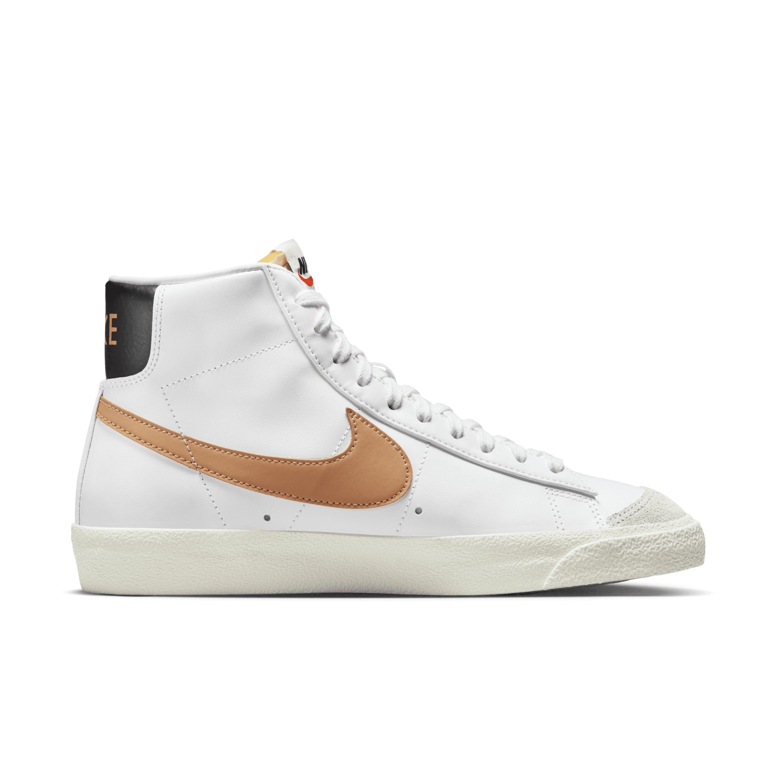 Nike Mens Blazer Mid 77 Vintage Shoes Product Image