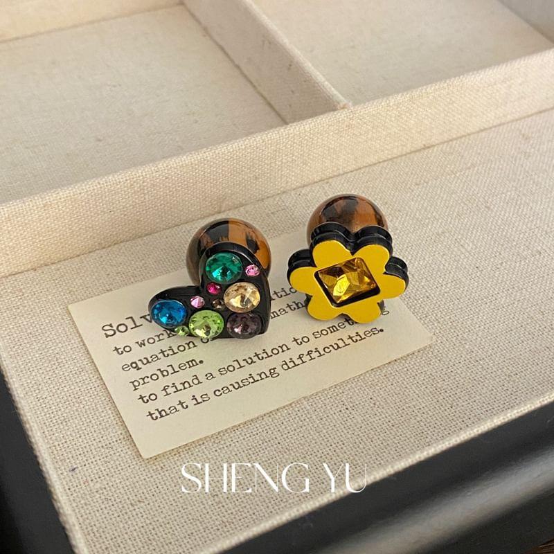 Gemstone Stud Earring Product Image