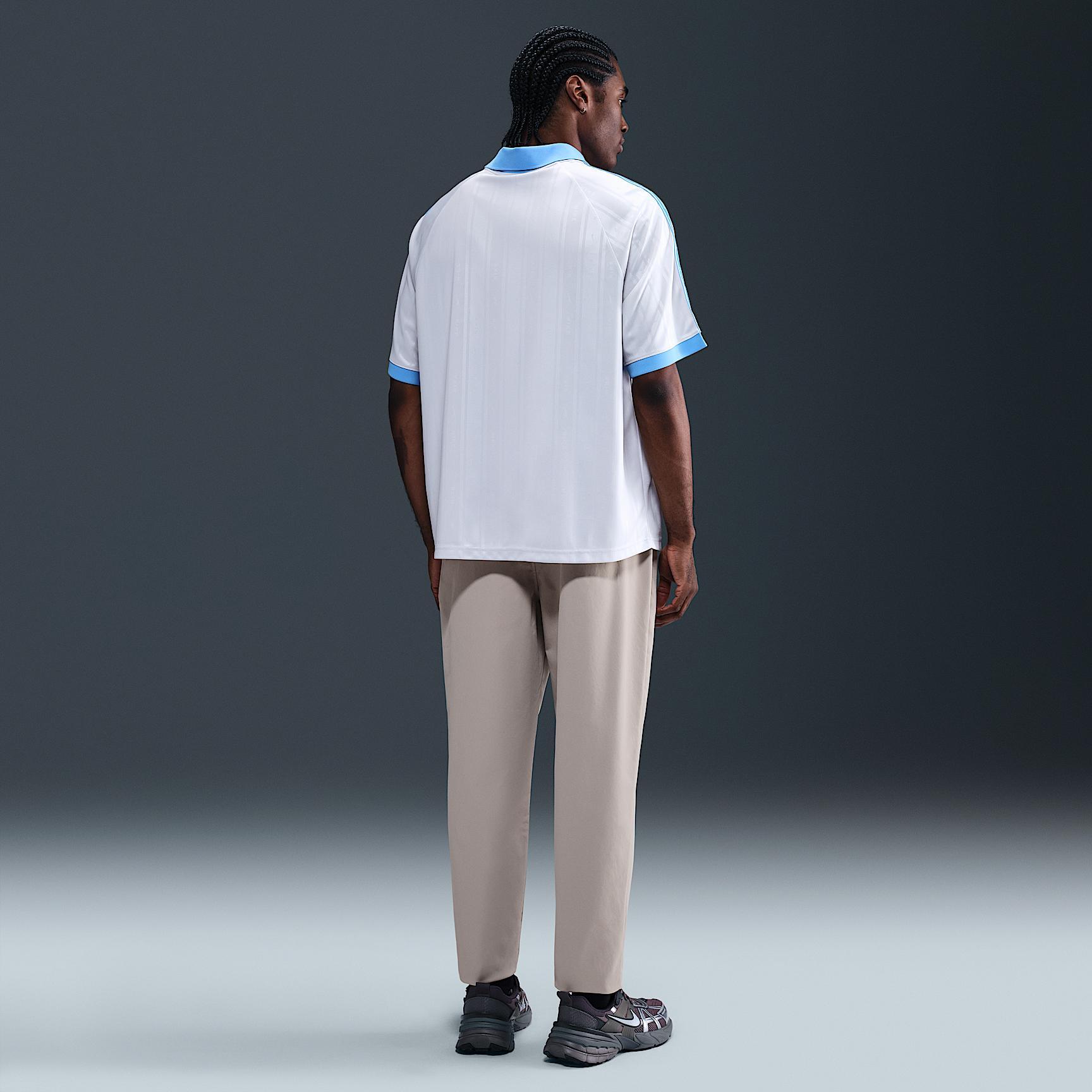 Nike Men's Club Woven Tapered Pants Product Image
