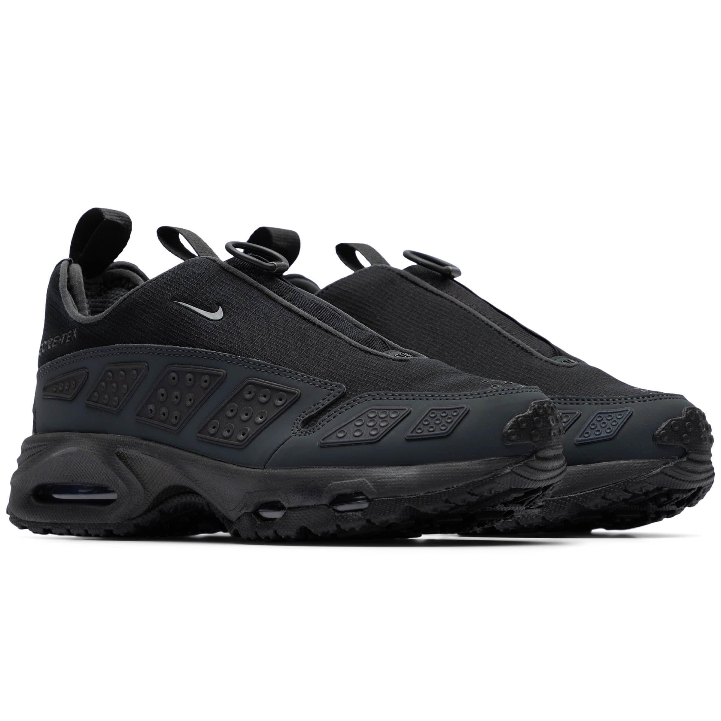 WOMEN'S NIKE AIR MAX SNDR GTX Product Image