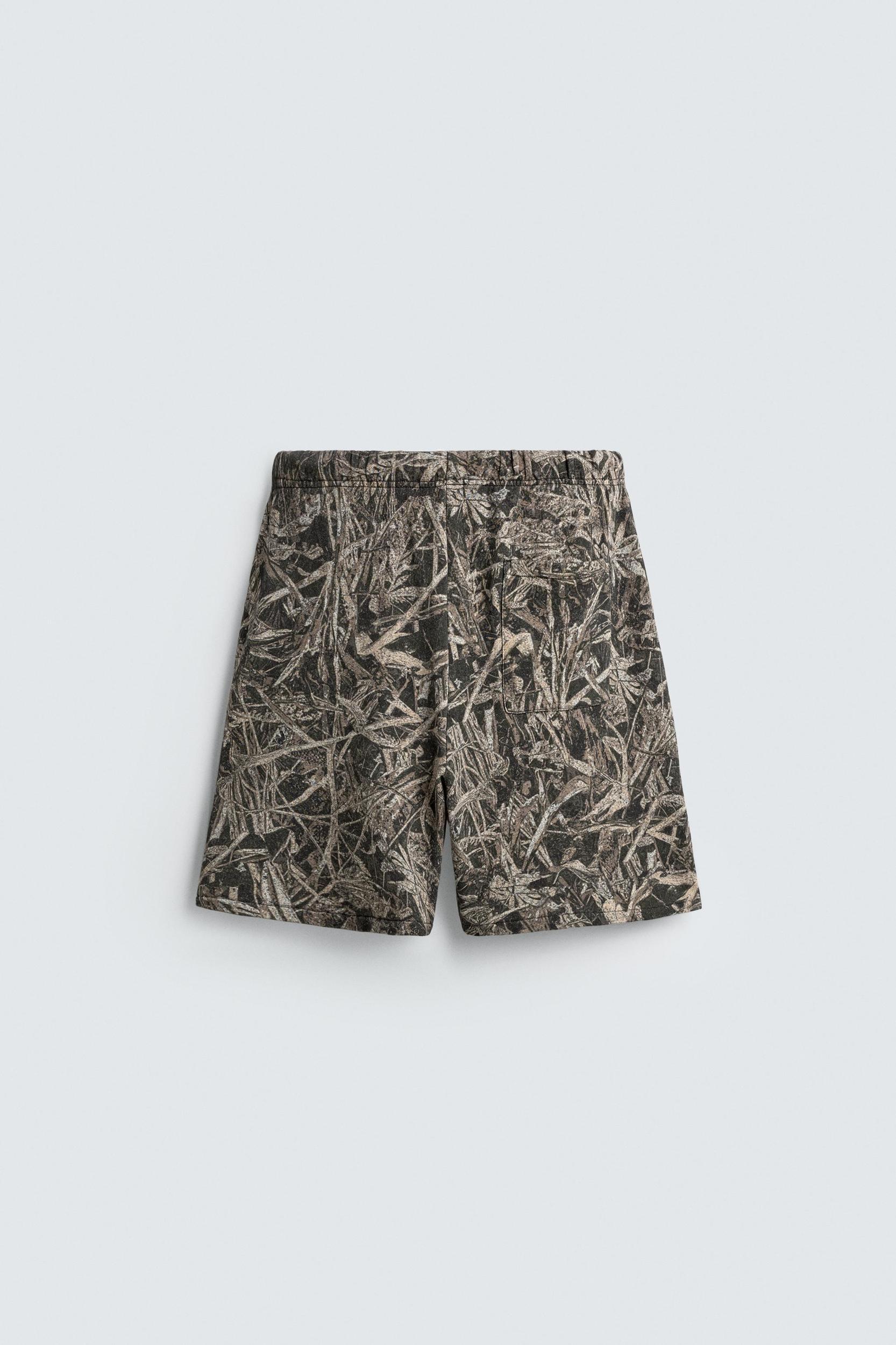ABSTRACT PRINT SHORTS Product Image