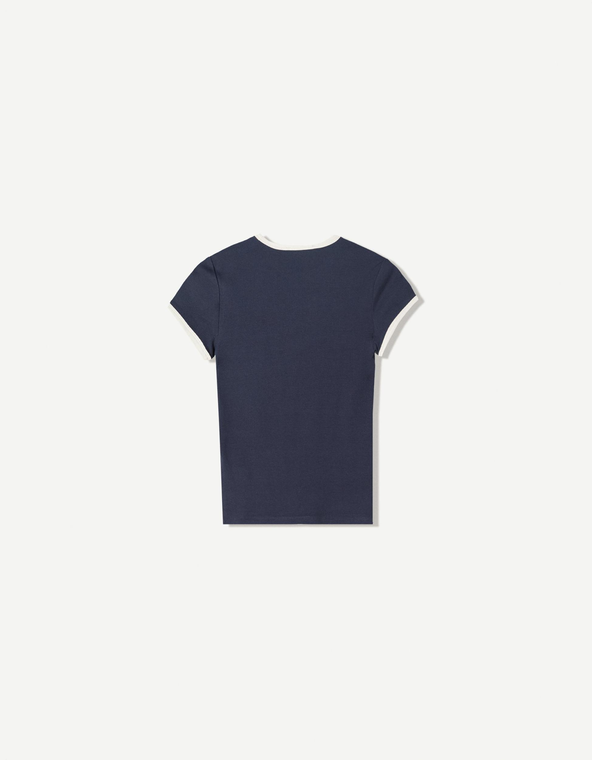 Short sleeve T-shirt with contrasting details Product Image