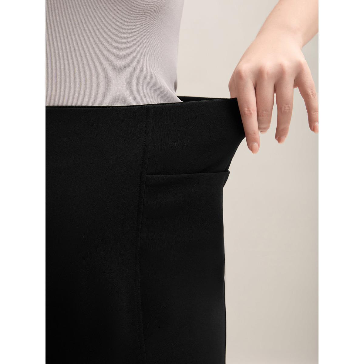 Plus Size Stretchy Waist Pleated Pull-On Shorts Women Black Casual Pleated Bodycon Everyday Shorts BloomChic 30/6X Product Image