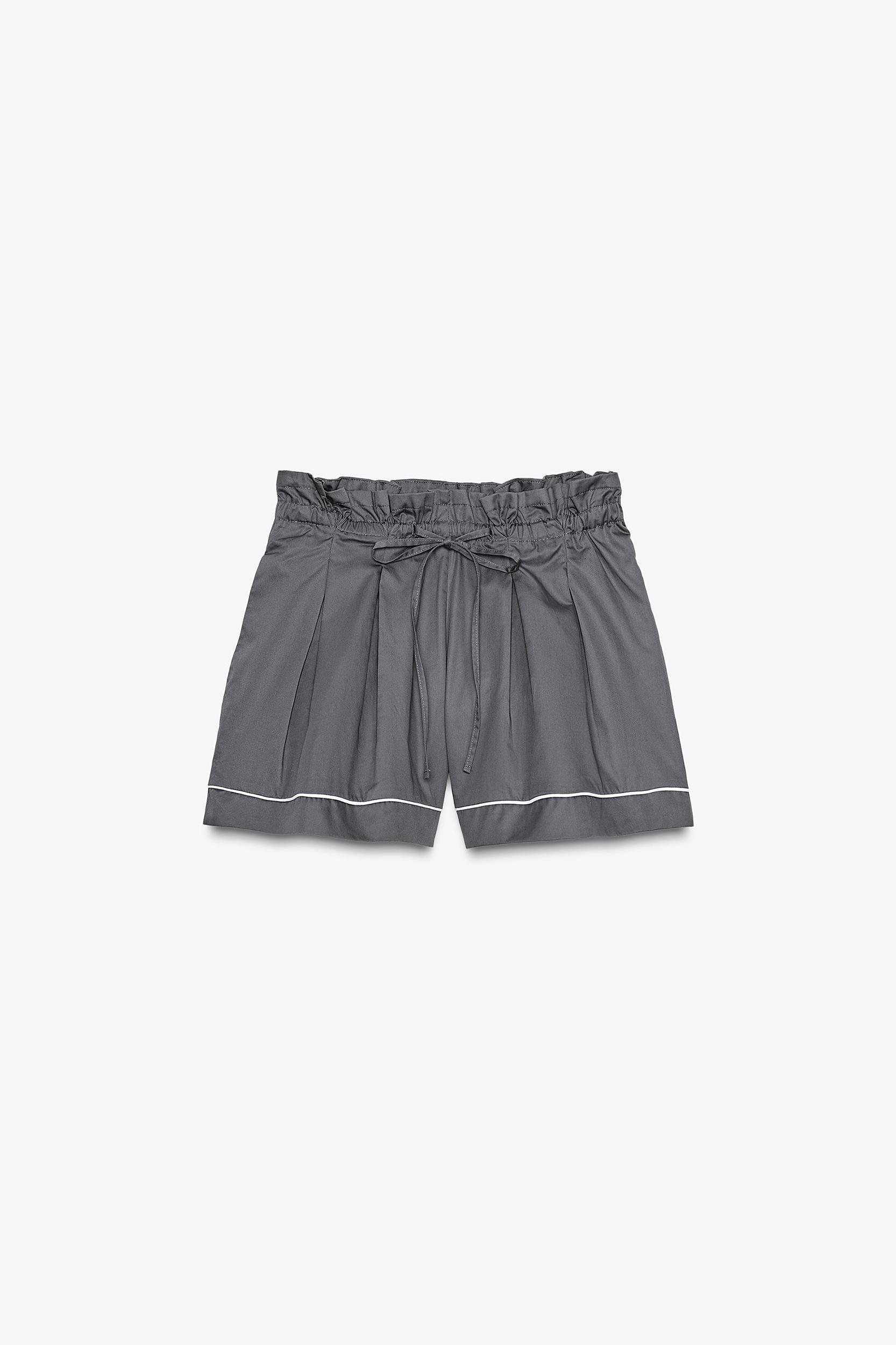 PIPING DETAIL VOLUME SHORTS Product Image