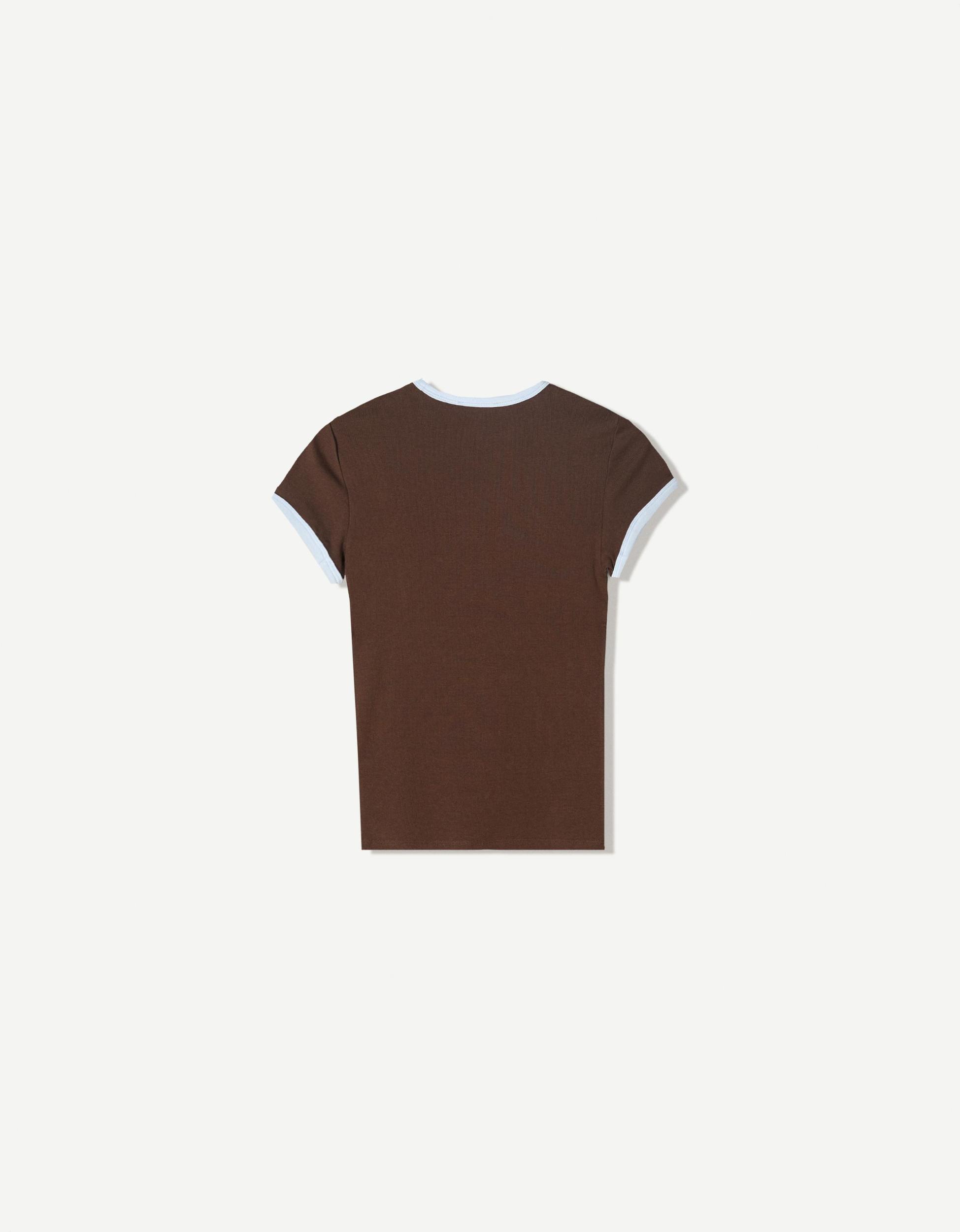 Short sleeve T-shirt with contrasting details Product Image
