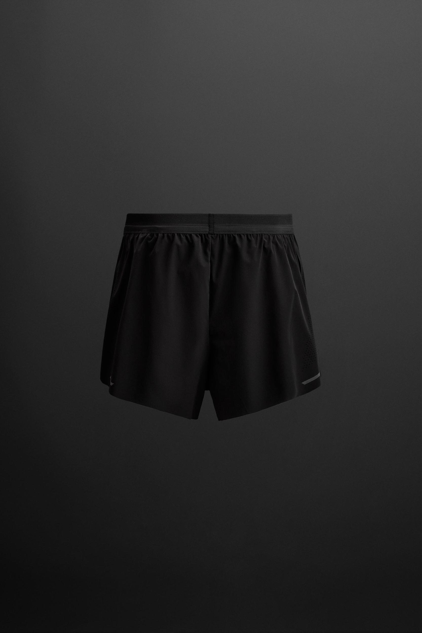 SHORT RUNNING SHORTS Product Image