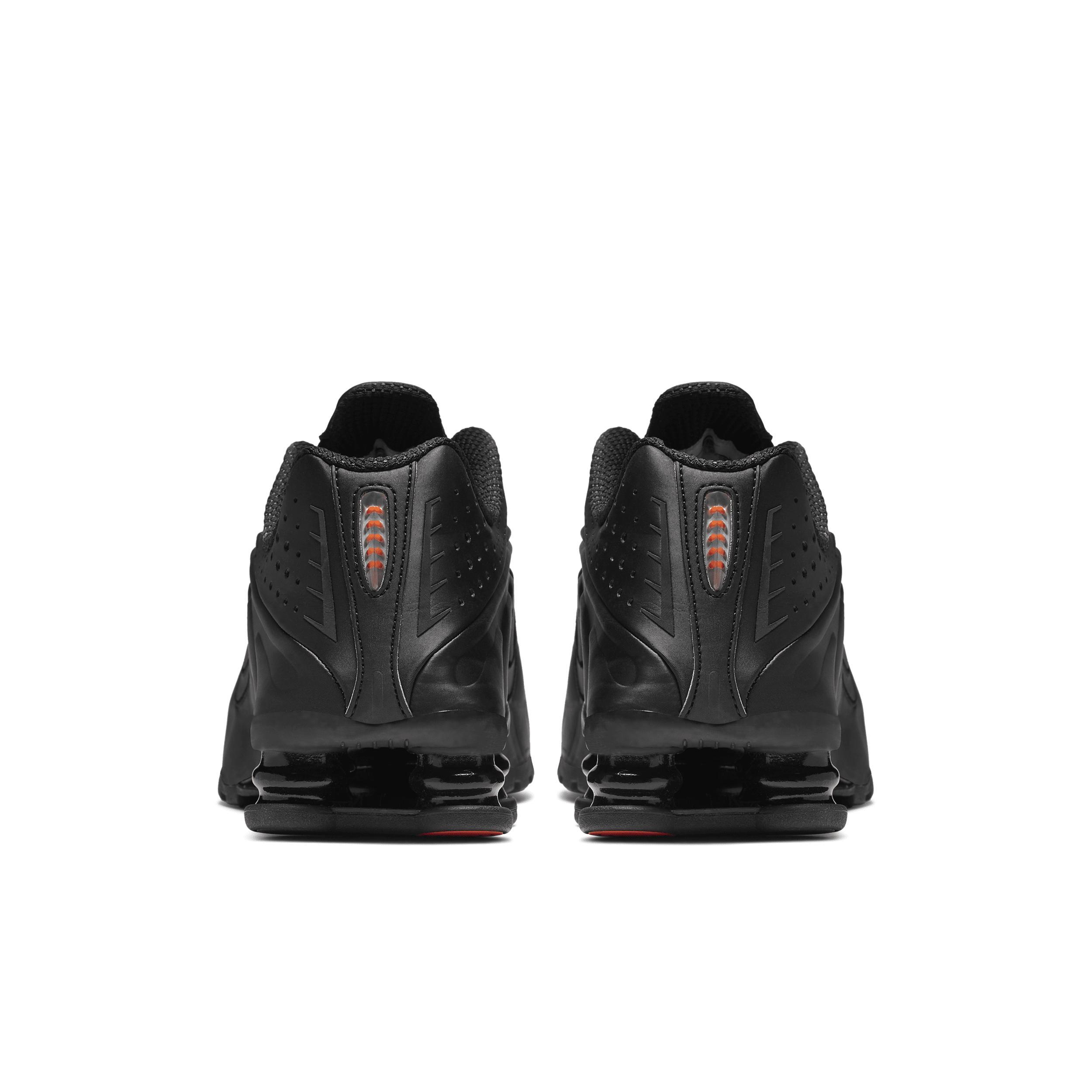 Nike Women's Shox R4 Shoes Product Image