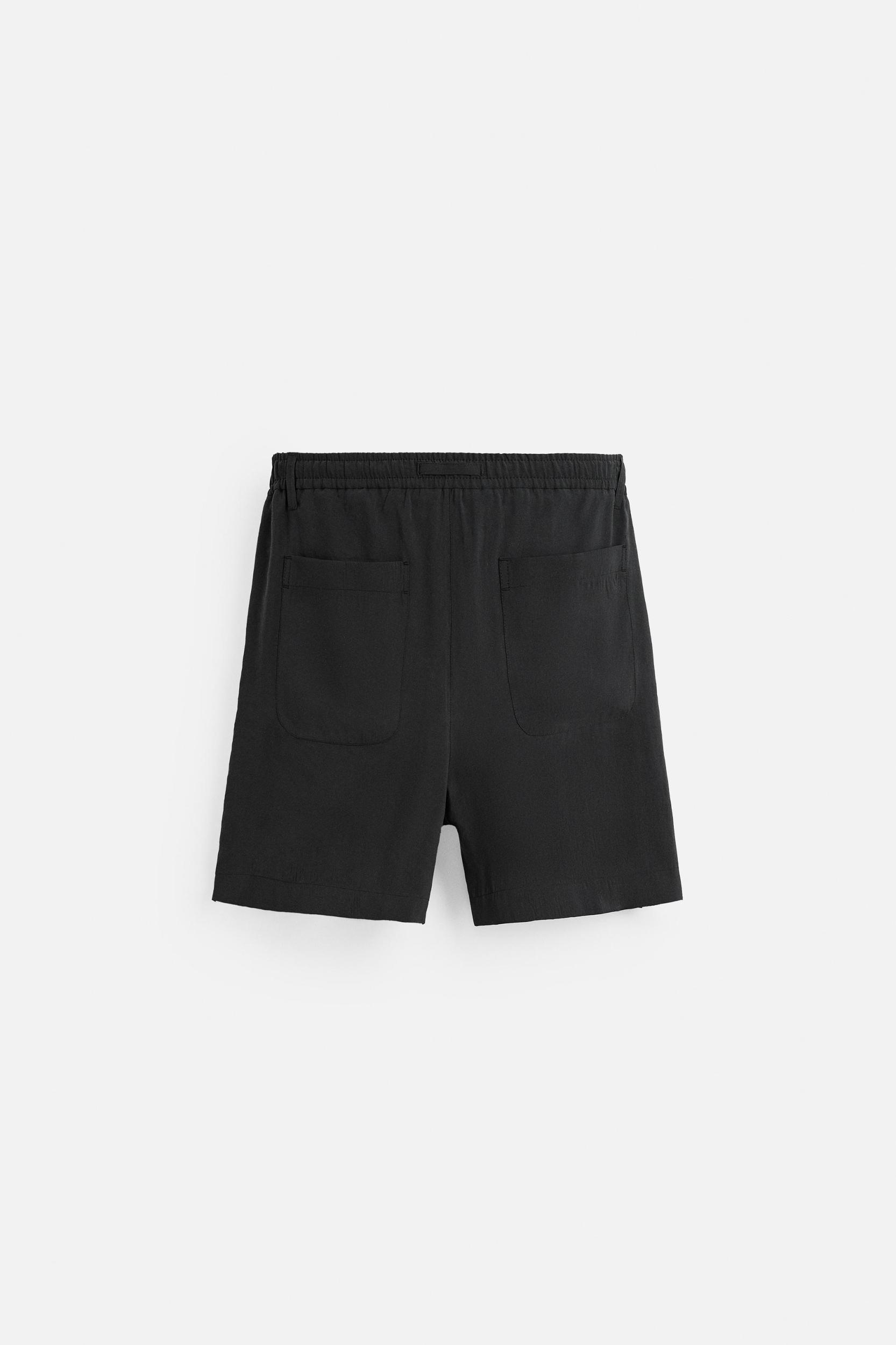 SHORT REGULAR FIT SHORTS Product Image