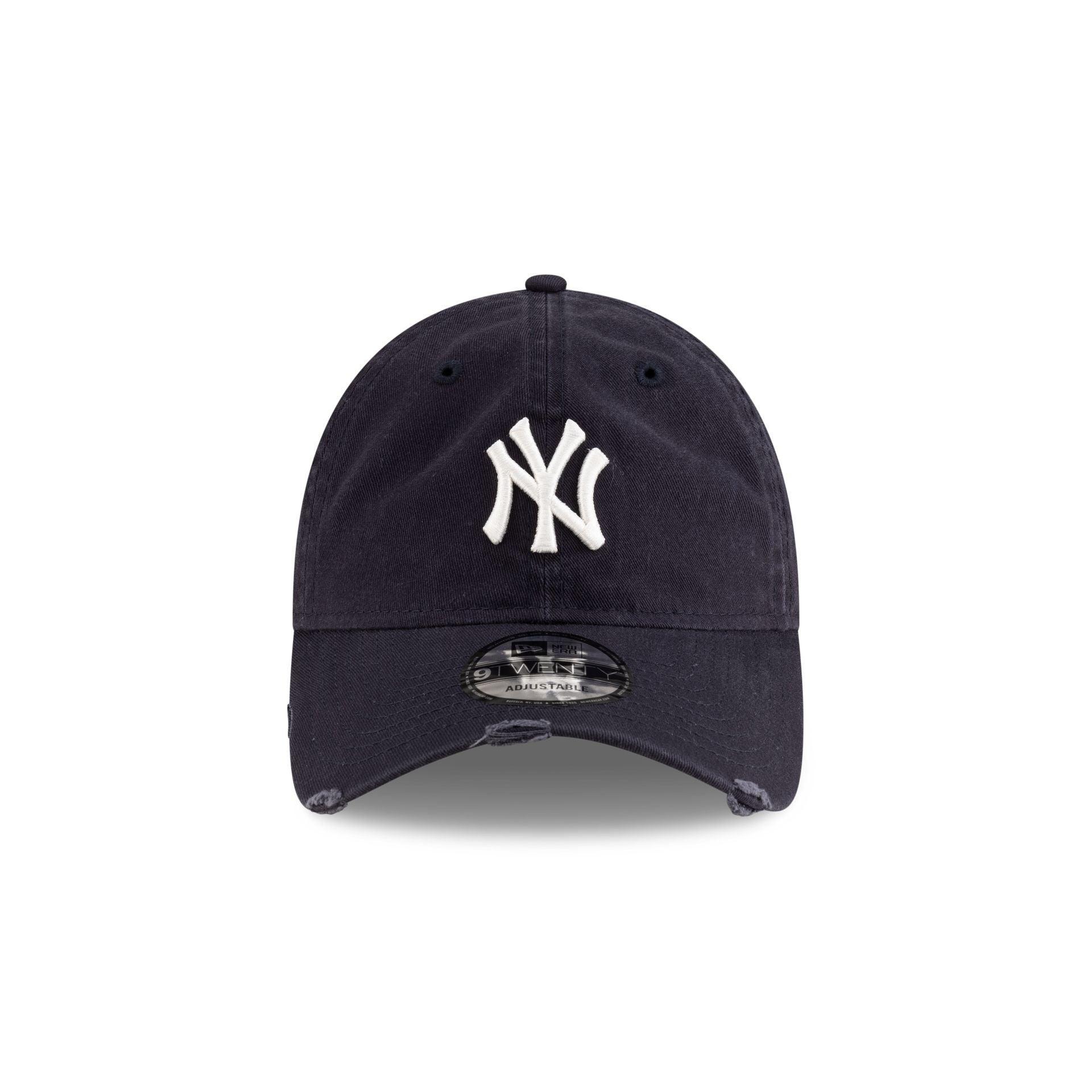 New York Yankees Distressed 9TWENTY Adjustable Hat Male Product Image