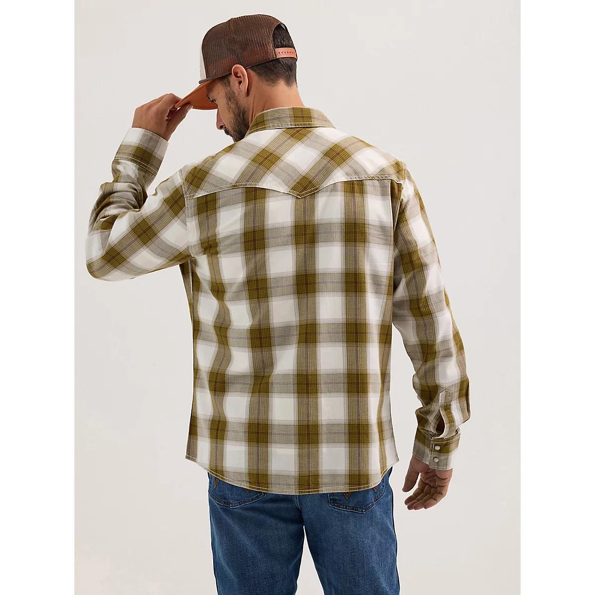 Men's Wrangler Retro® Premium Long Sleeve Western Snap Plaid Shirt in Olive Product Image