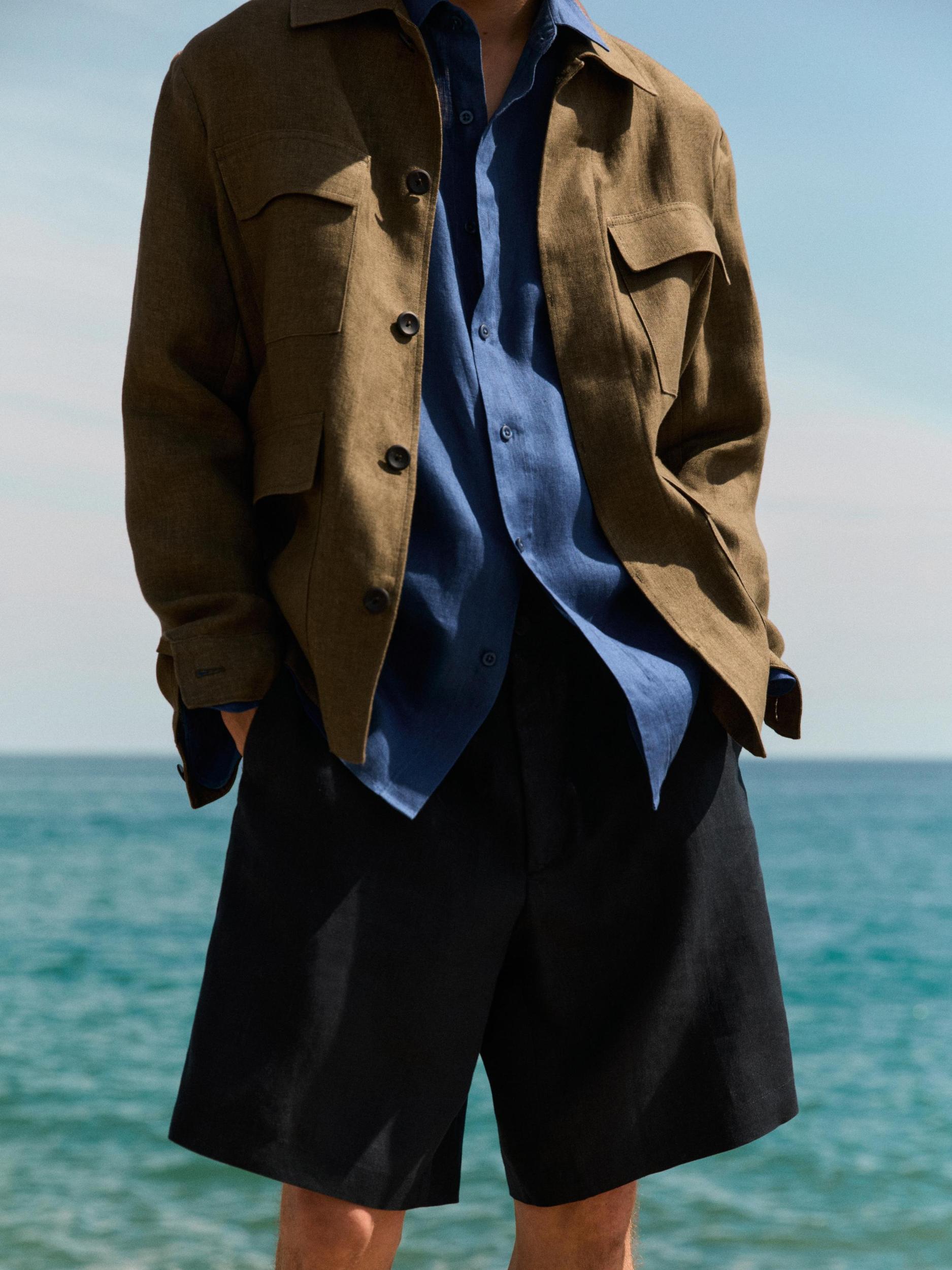 Semi-jogger-fit linen Bermuda shorts Product Image