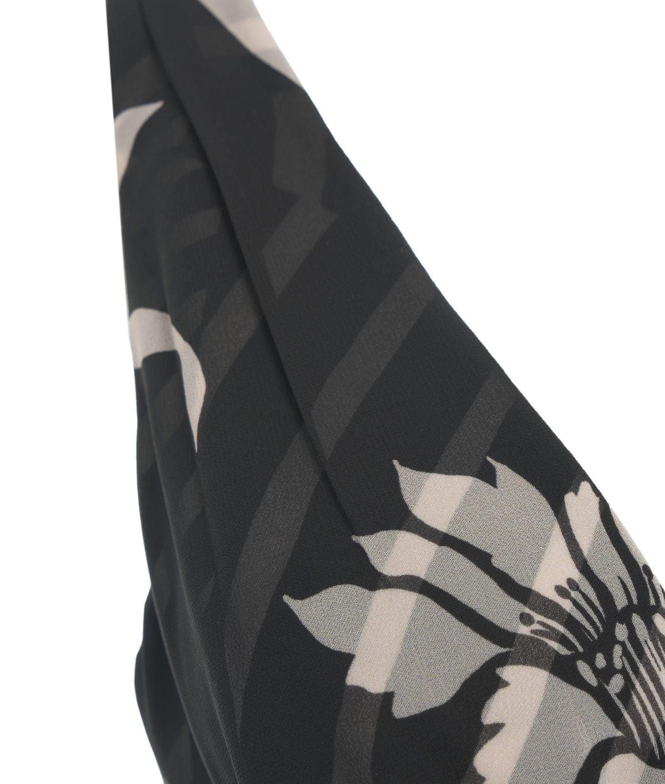 Pleated maxi dress with floral pattern Product Image