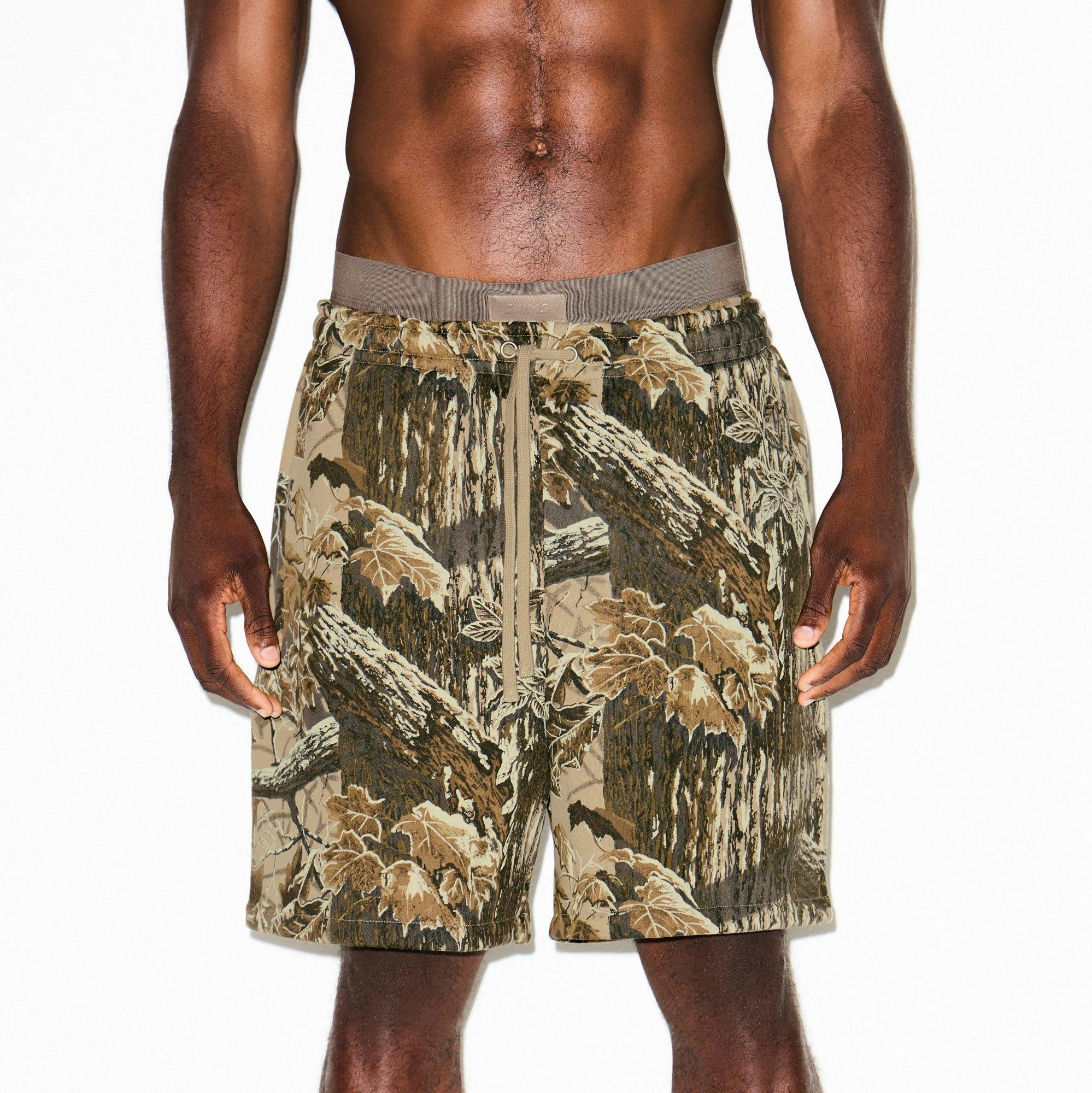 HEAVYWEIGHT FLEECE MENS REALTREE RELAXED SHORT | REALTREE CAMO PRINT Product Image