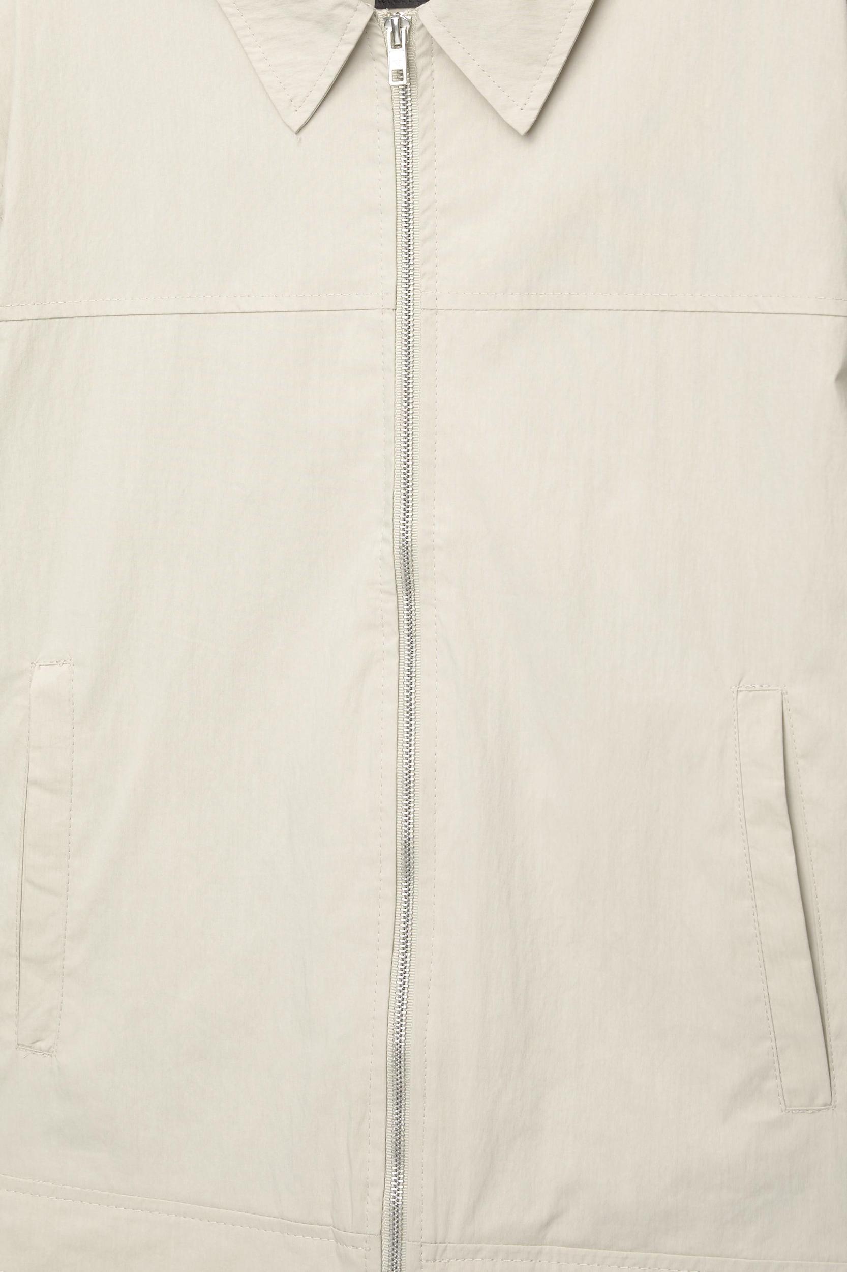 Lightweight jacket with lapel collar Product Image