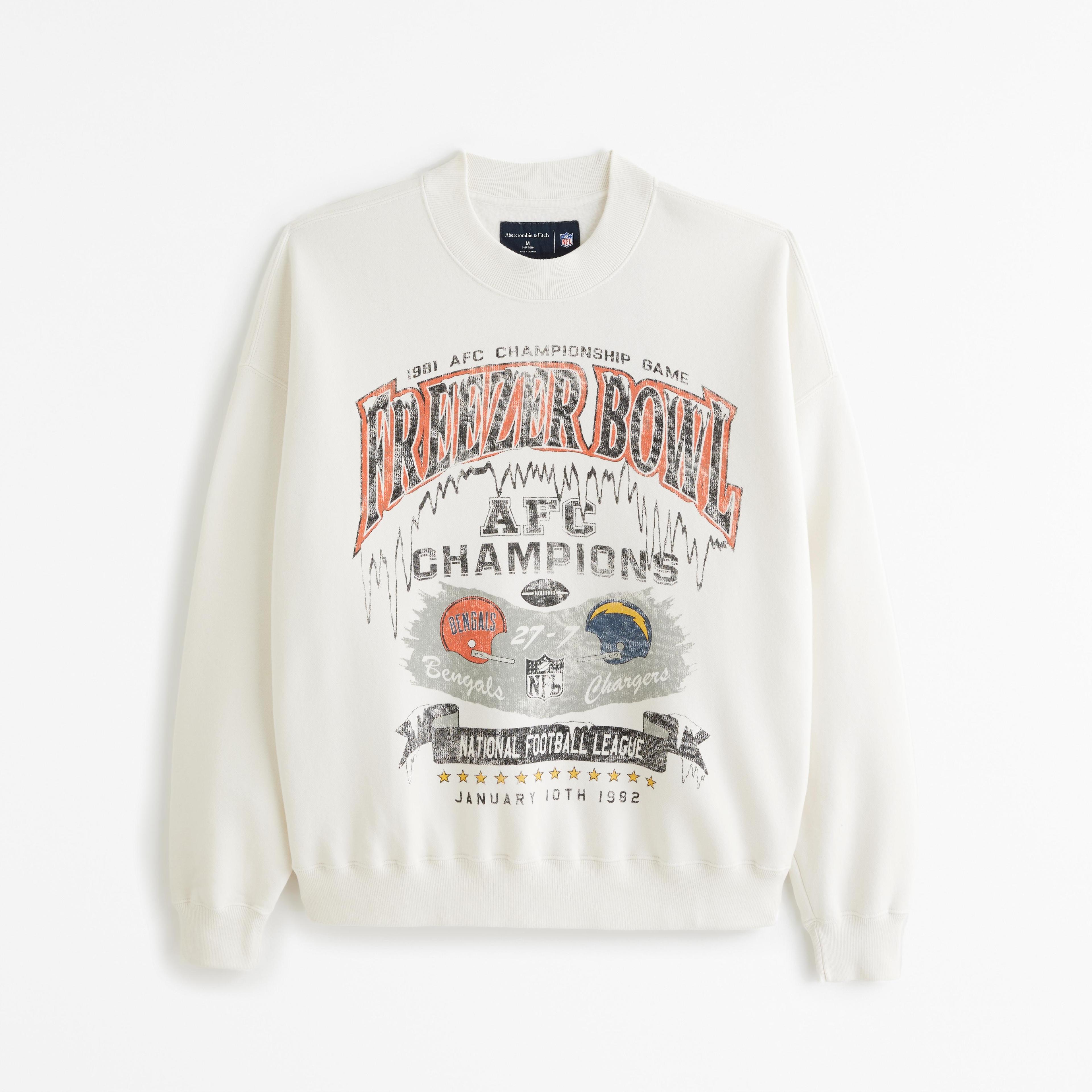 Tampa Bay Buccaneers Graphic Crew Sweatshirt Product Image