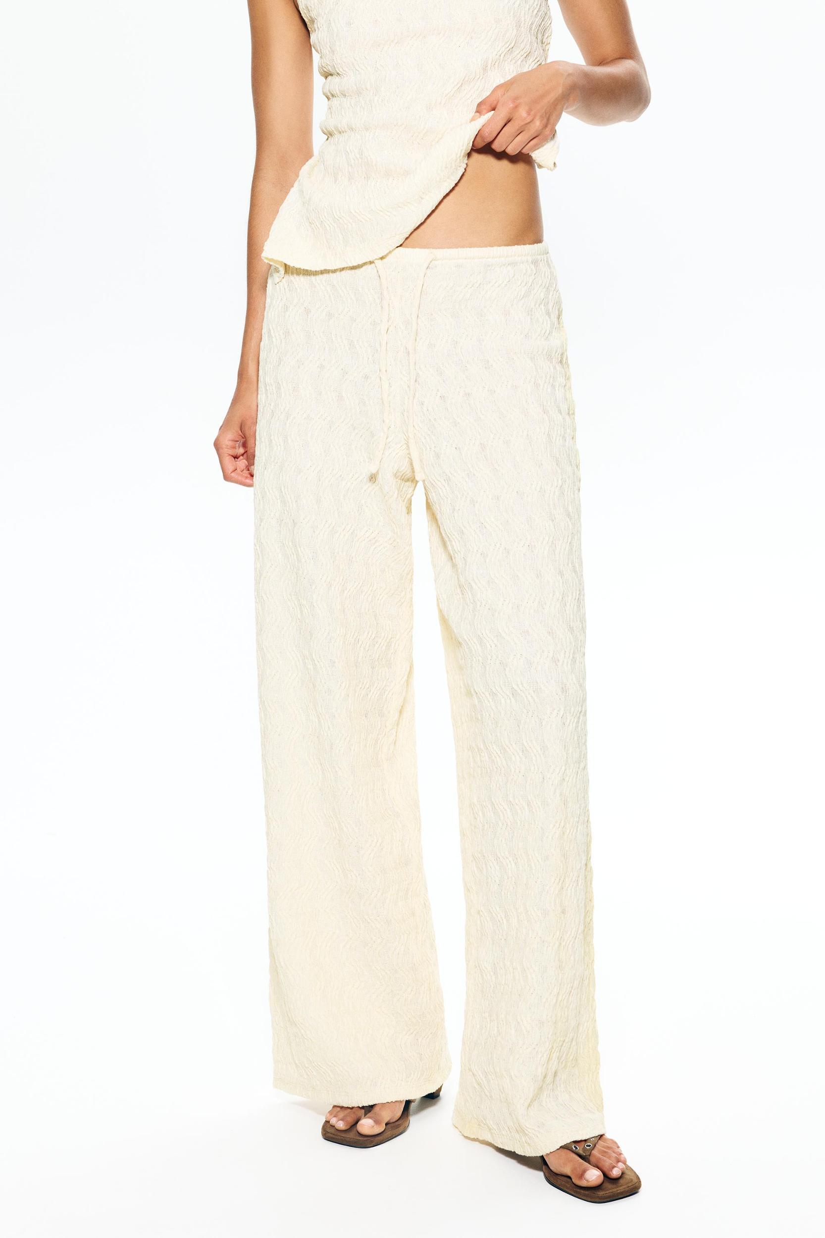 Textured loose-fitting pants Product Image