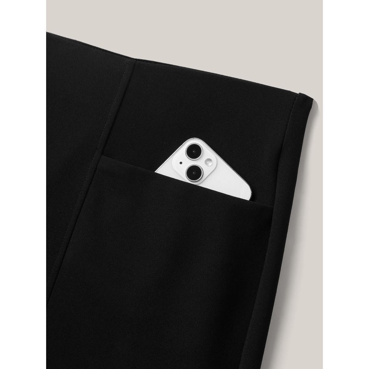 Plus Size Stretchy Waist Pleated Pull-On Shorts Women Black Casual Pleated Bodycon Everyday Shorts BloomChic 30/6X Product Image