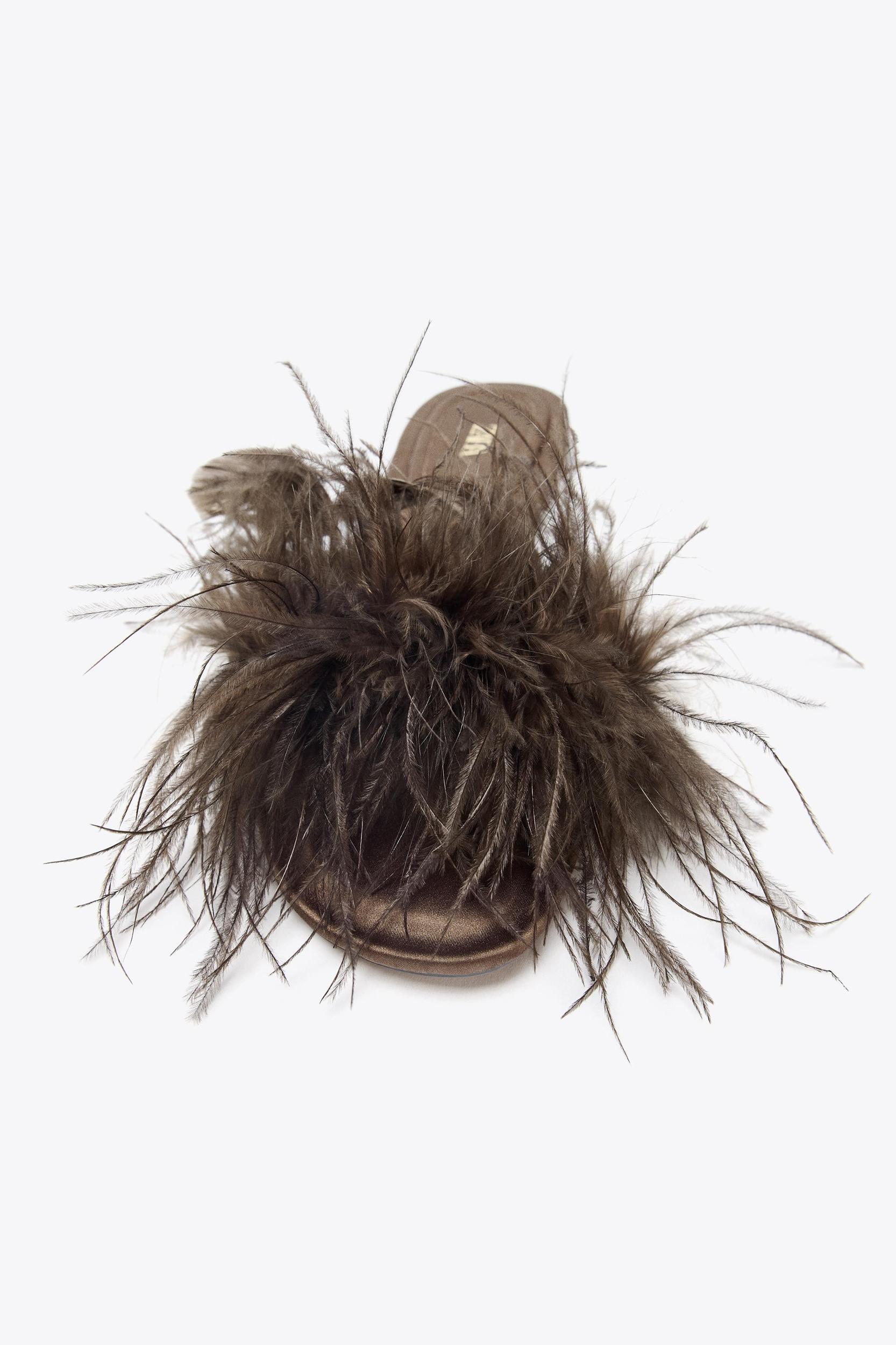 FEATHER FLAT SANDALS Product Image