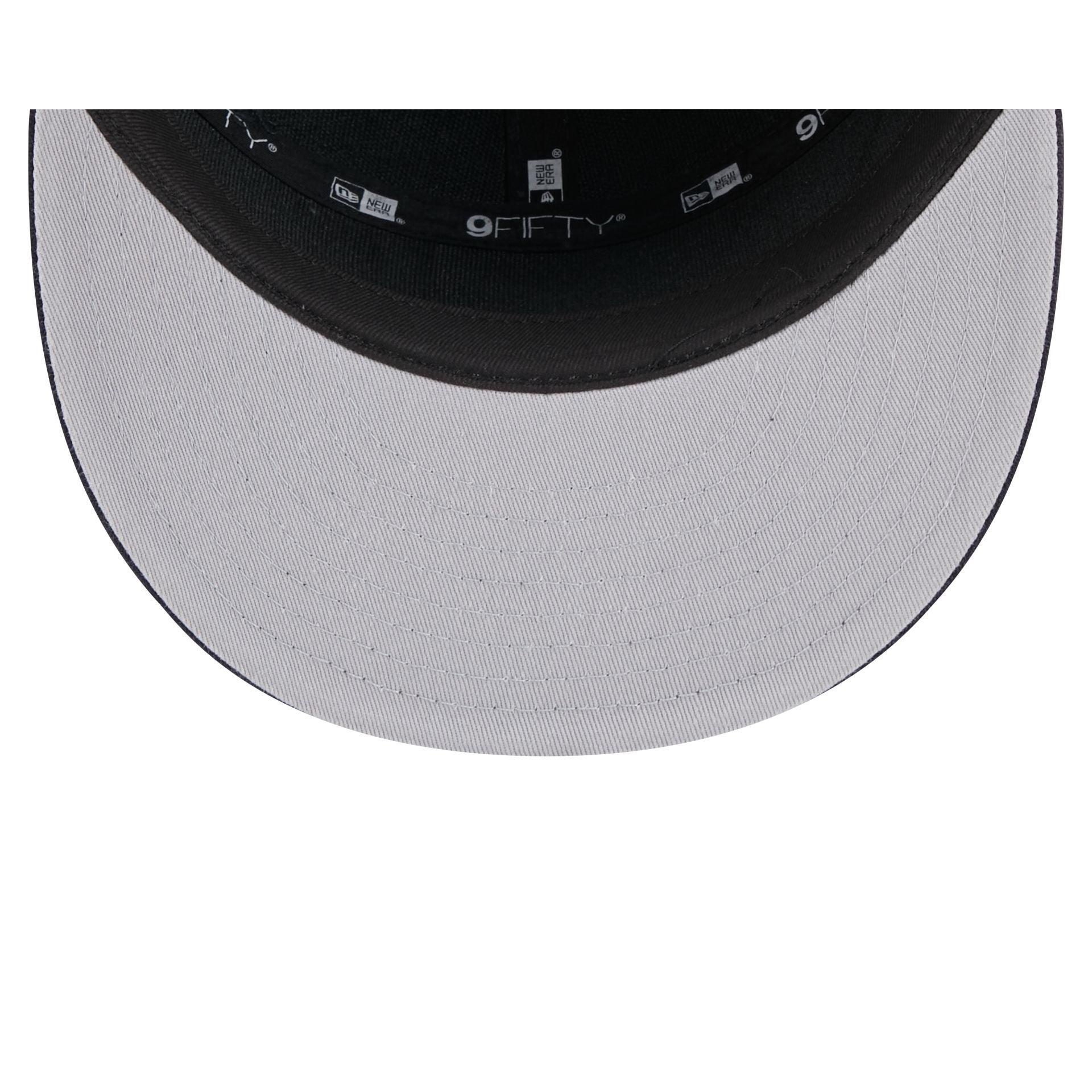 Atlanta Braves Cotton Canvas Split Panel 9FIFTY Trucker Hat Male Product Image