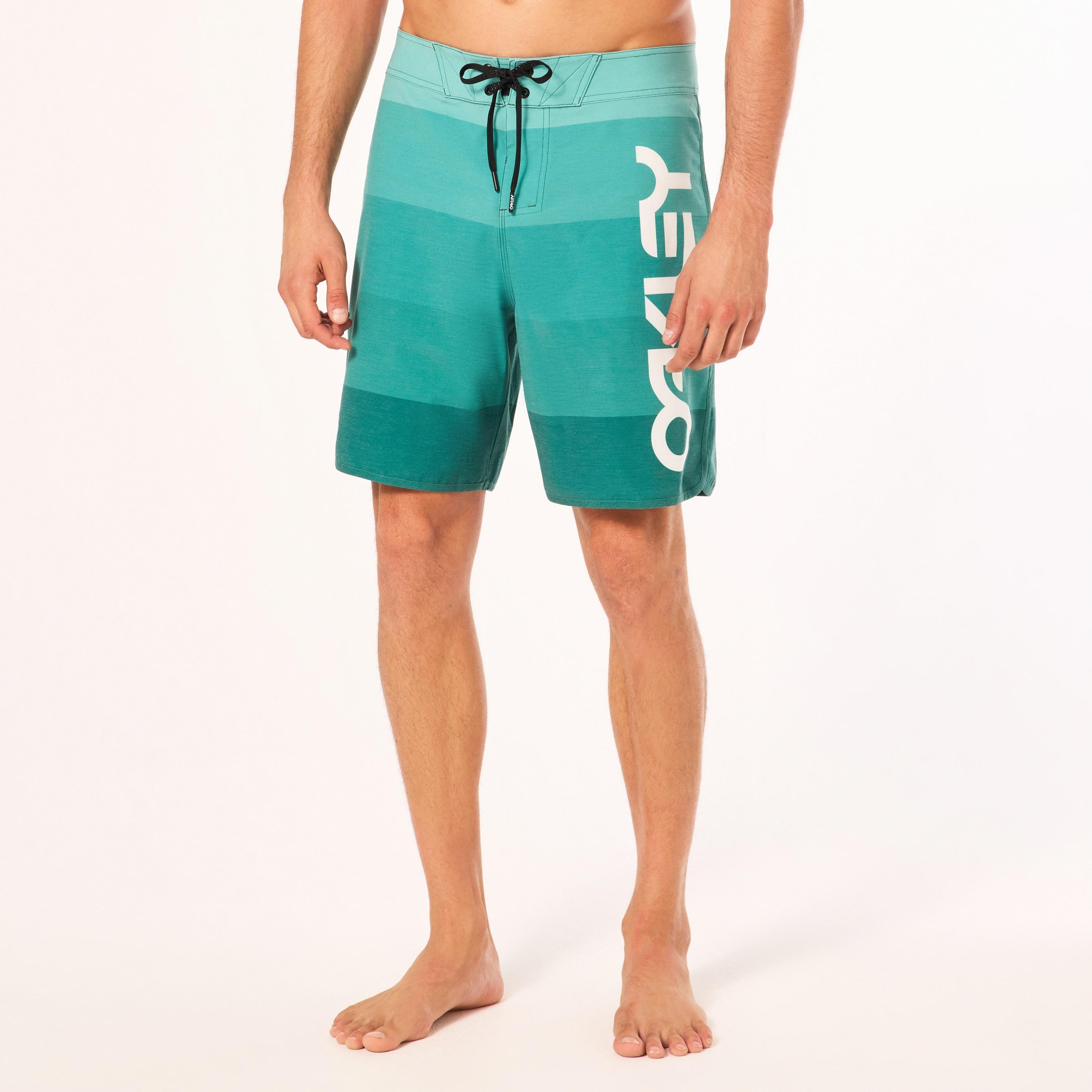 Oakley Men's Retro Mark 19 Boardshort Size: 32 Product Image