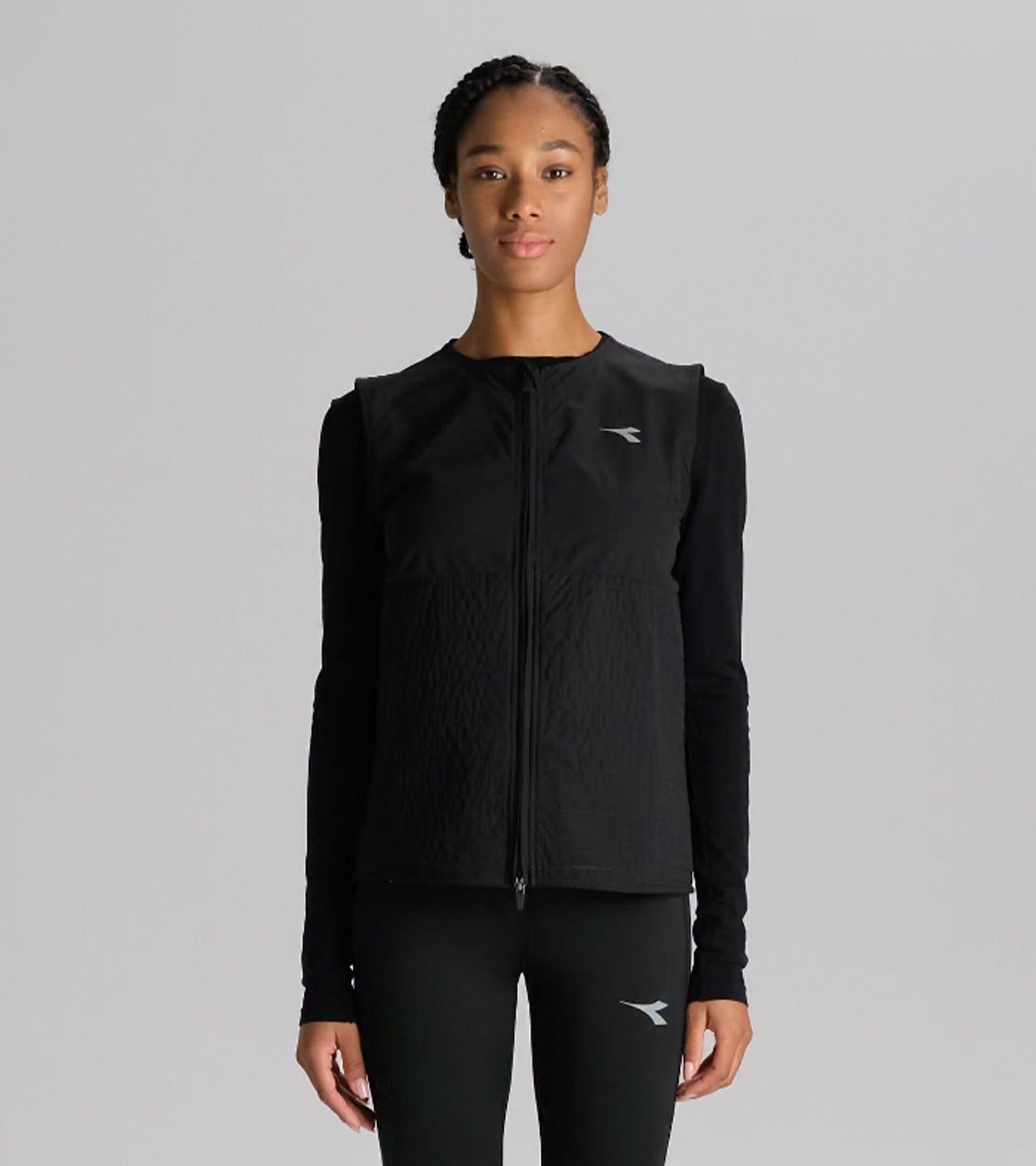 L. TECH PADDED VEST RUN CREW Product Image