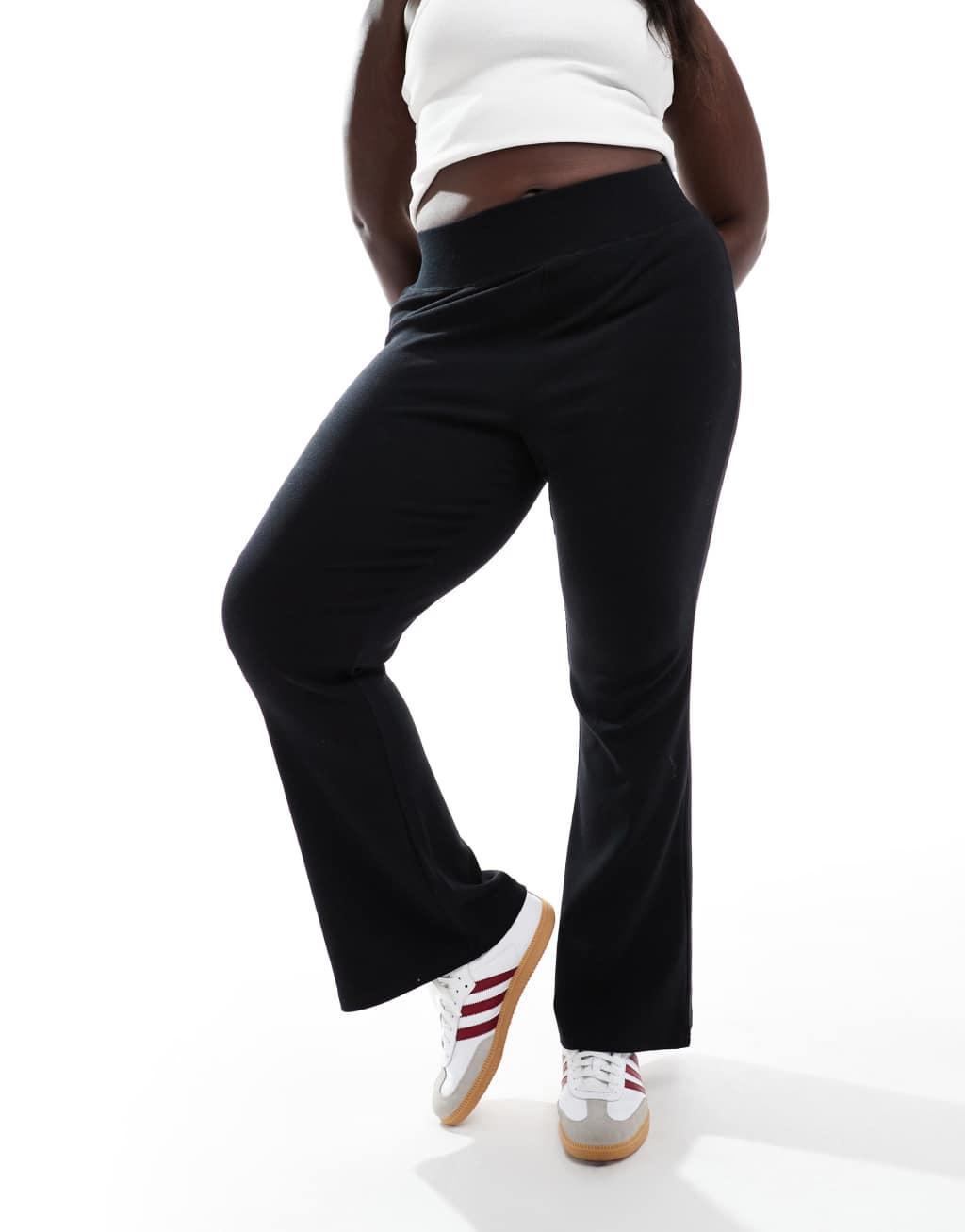 Yours flared yoga pants in black Product Image