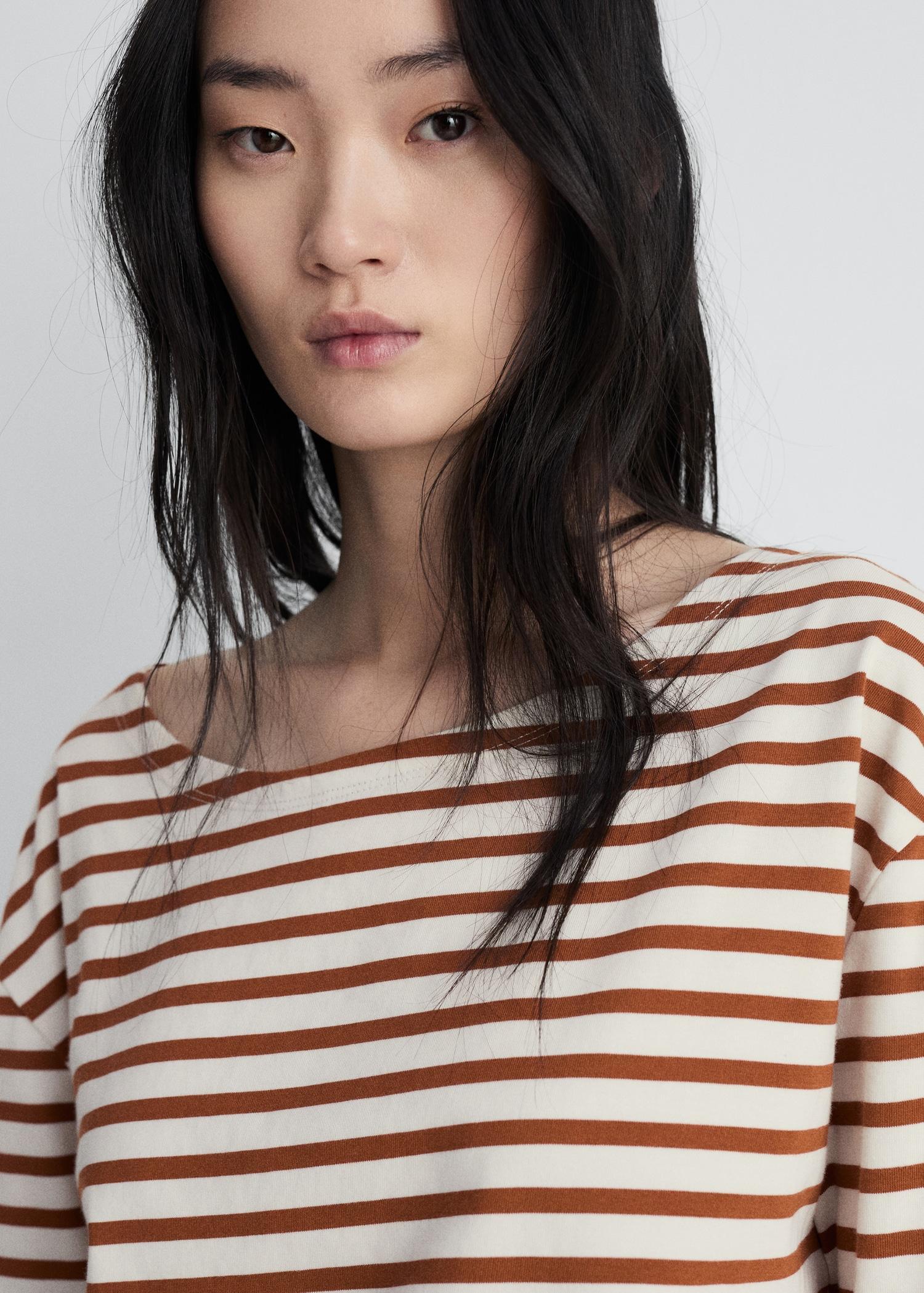 Woven cotton striped t-shirt - Women | MANGO USA Product Image
