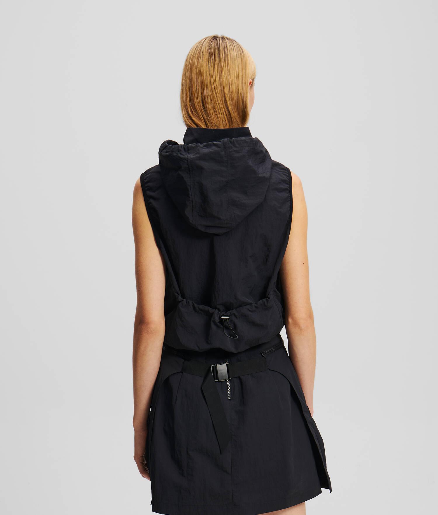 HOODED GILET Product Image