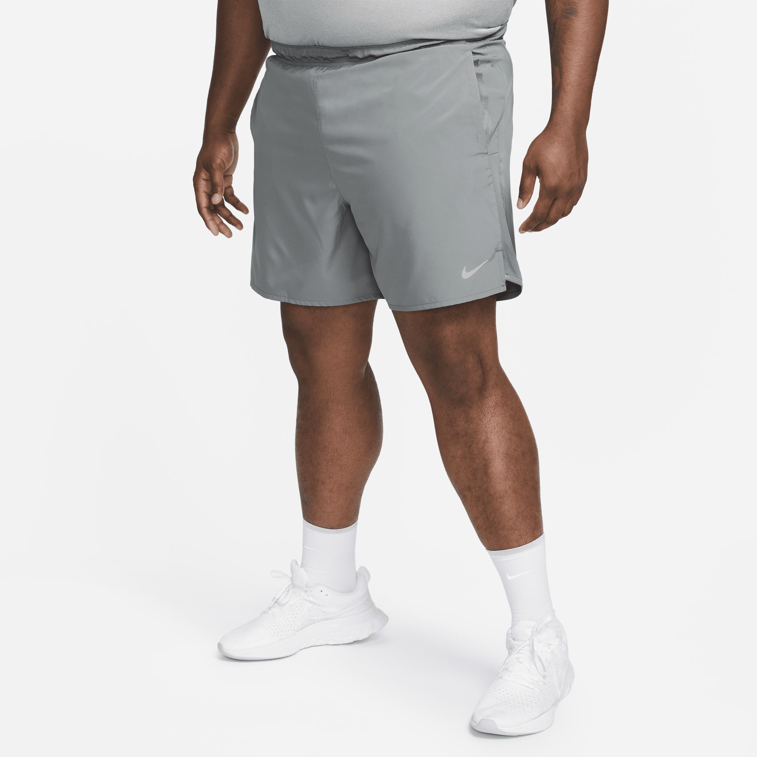 Nike Men's Challenger Dri-FIT 7" 2-in-1 Running Shorts Product Image