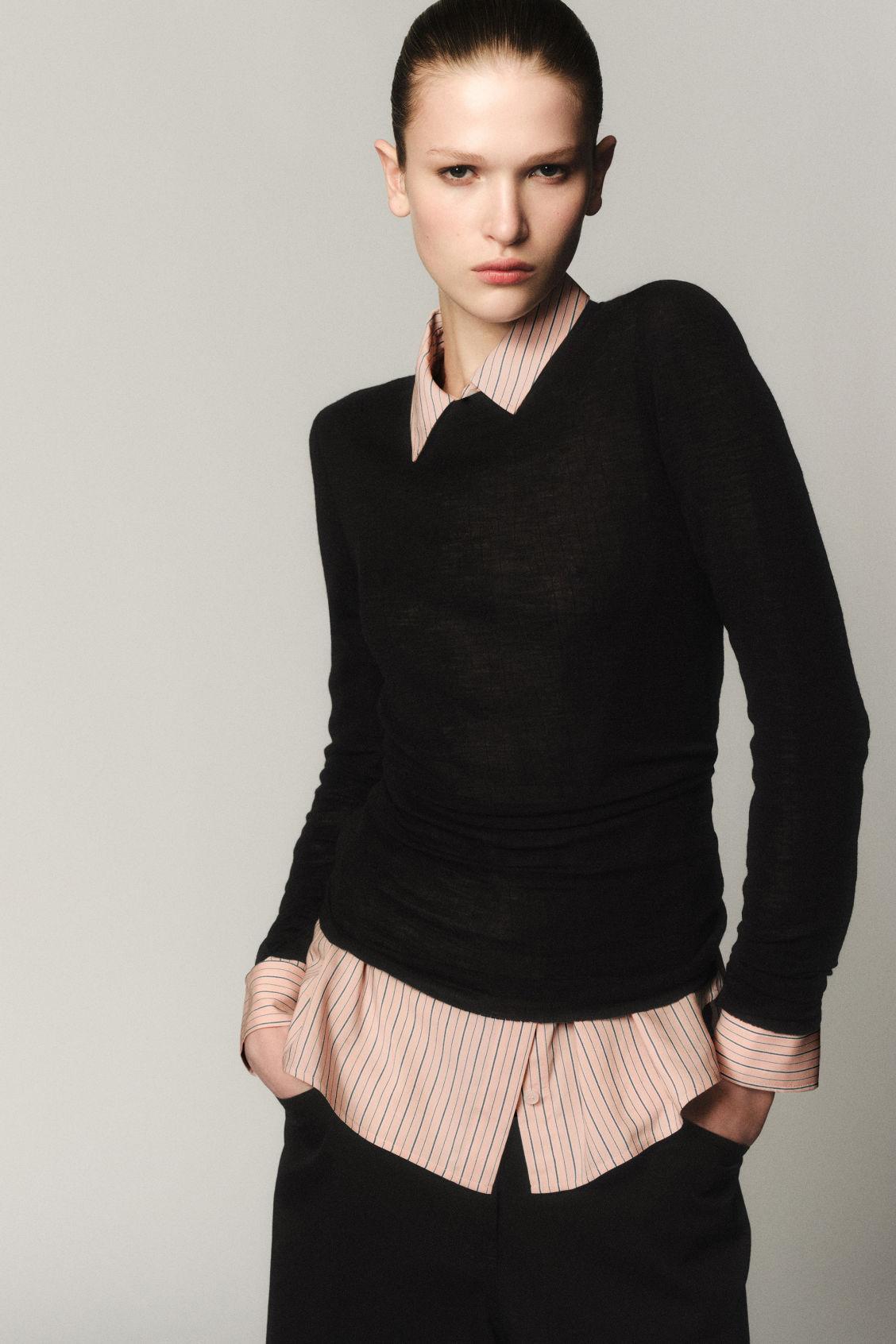 CREW-NECK MERINO WOOL TOP Product Image