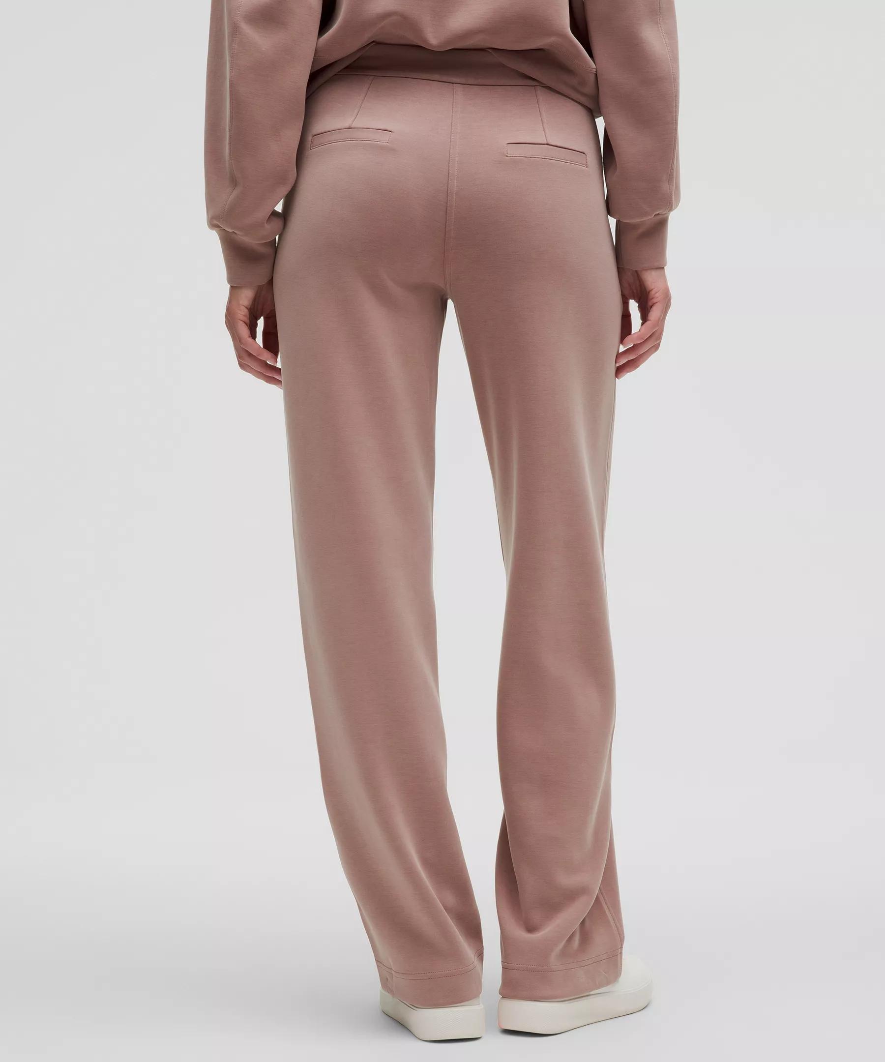 Softstreme Pintuck Mid-Rise Pant *Regular Product Image