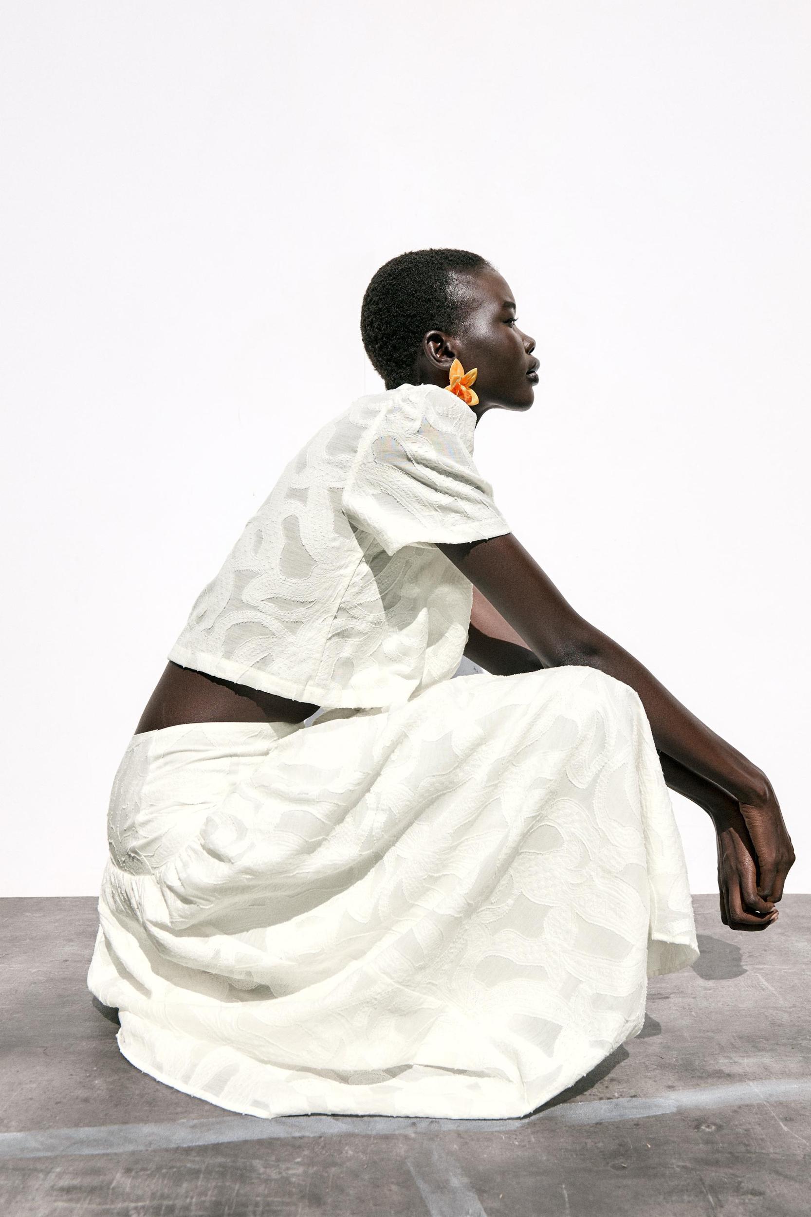 TEXTURED MIDI SKIRT Product Image