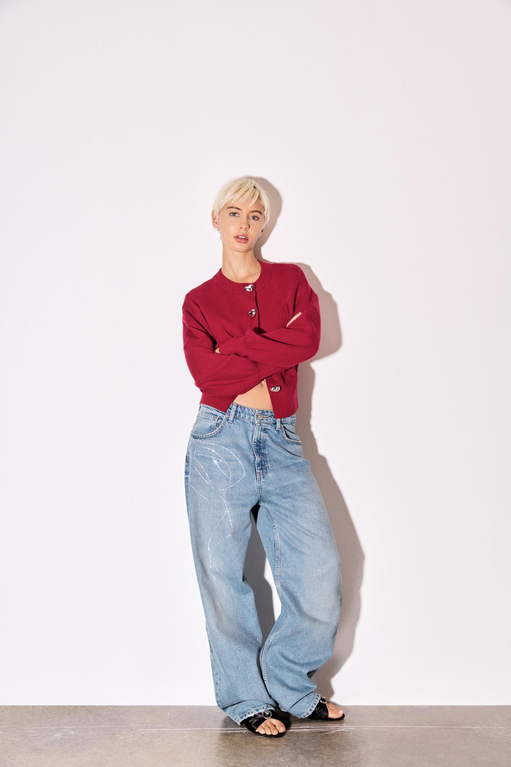 HEART BUTTON KNIT CARDIGAN Product Image