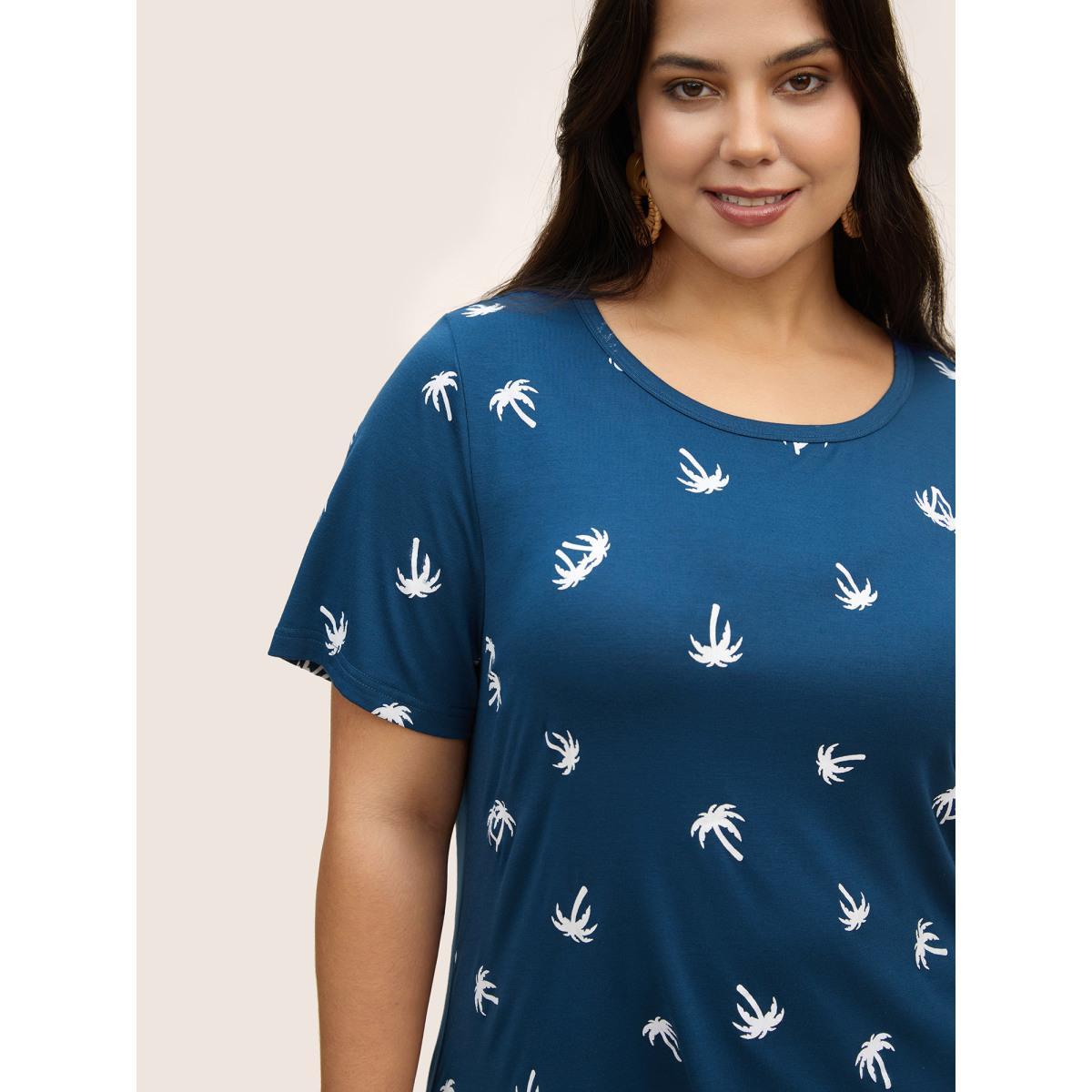 Plus Size Coconut Tree Print Round Neck T-shirt Indigo Women Resort Contrast Natural Flowers Round Neck Vacation T-shirts BloomChic 22-24/3X Product Image
