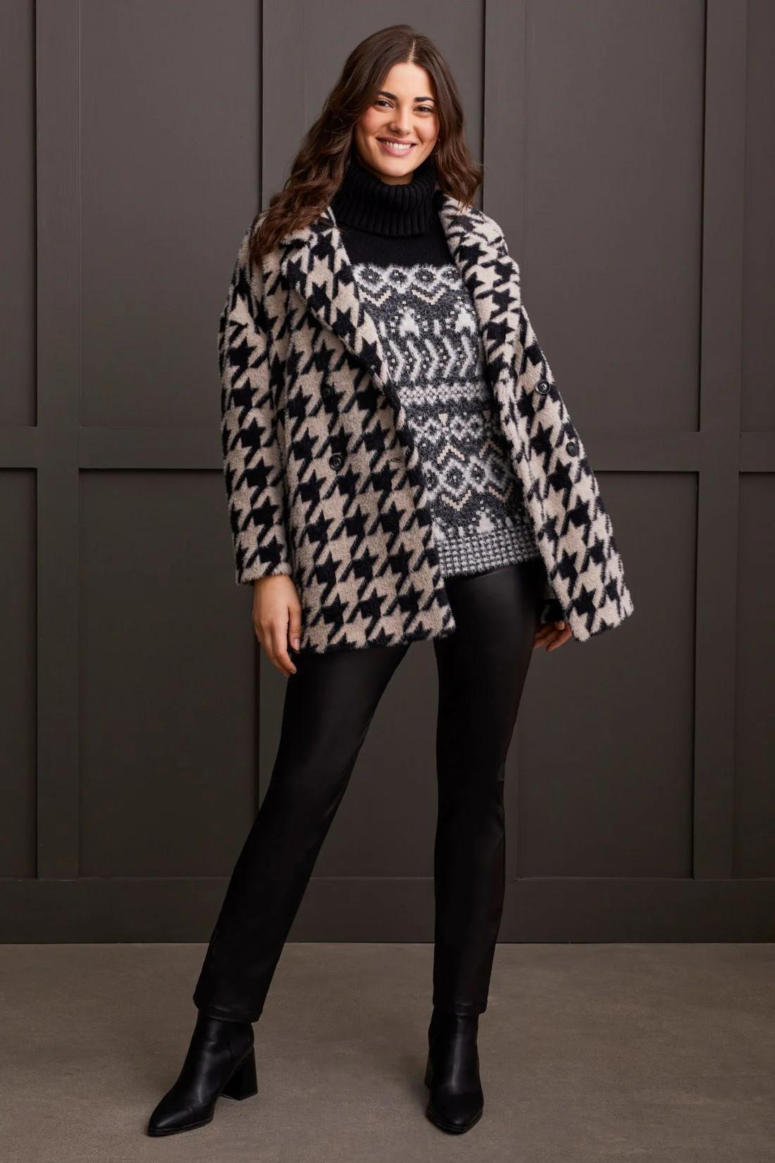 PLUSH SOFT KNIT HOUNDSTOOTH DOUBLE BREASTED COAT Product Image