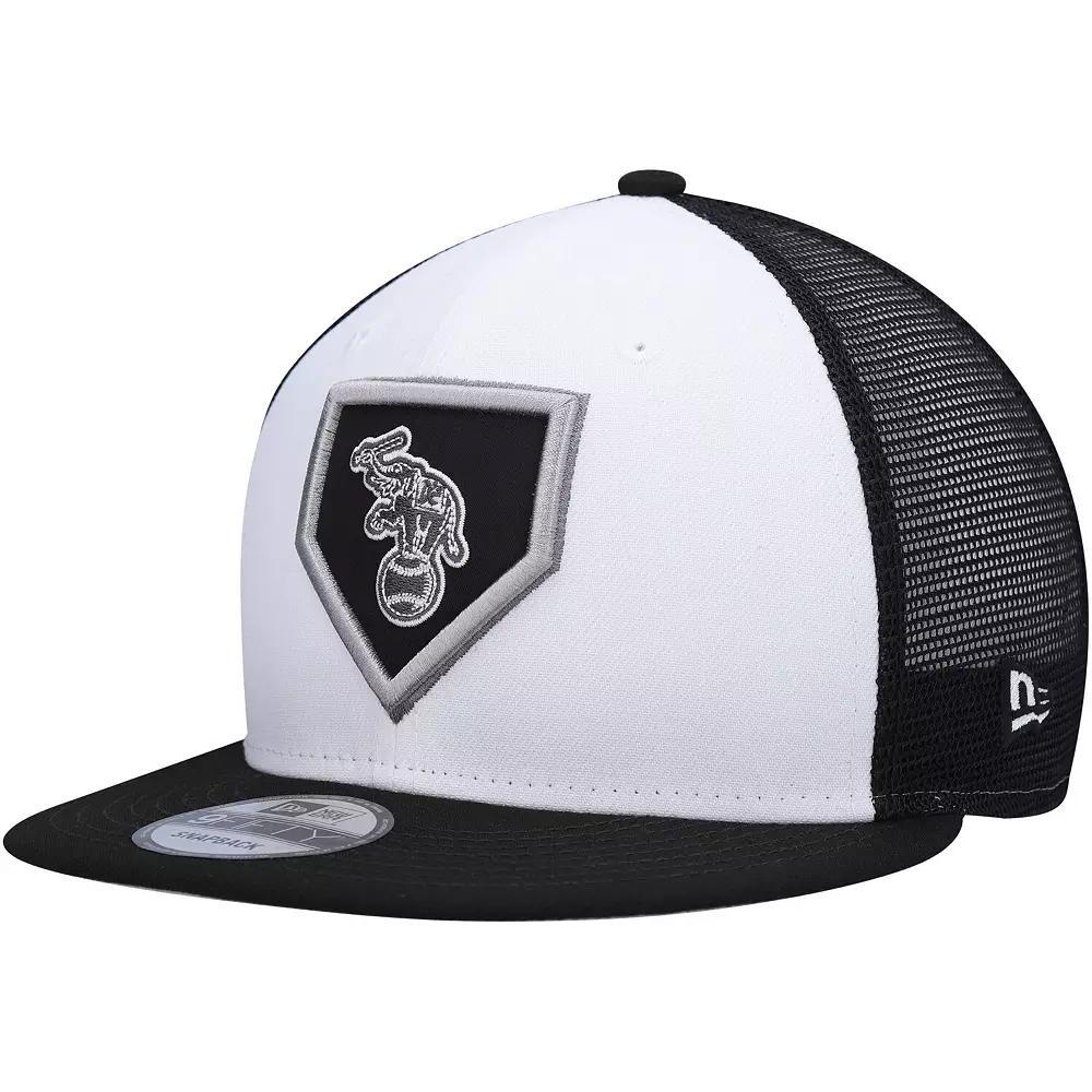 Men's New Era White/Black Oakland Athletics 2022 Clubhouse Trucker 9FIFTY Snapback Hat Product Image