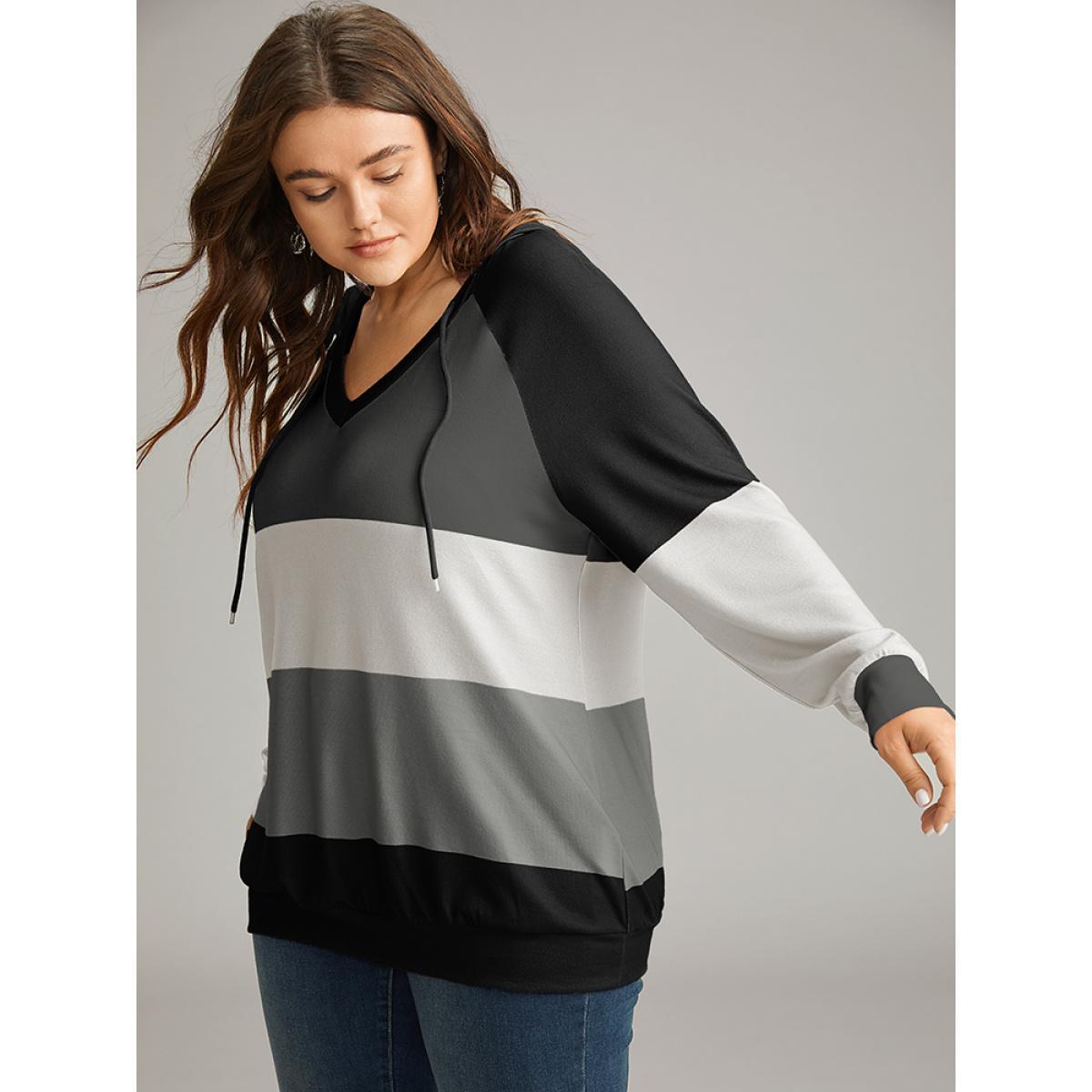 Plus Size Colorblock Contrast Hooded Drawstring Sweatshirt Women Gray Casual Contrast Hooded Dailywear Sweatshirts BloomChic 26/4X Product Image