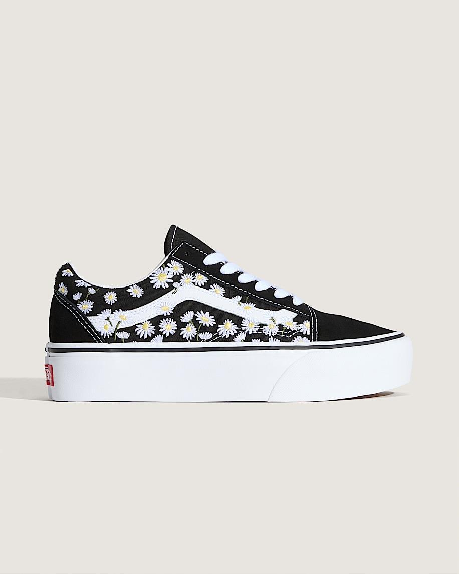 Old Skool Platform Shoe in Black / White| Vans US Product Image