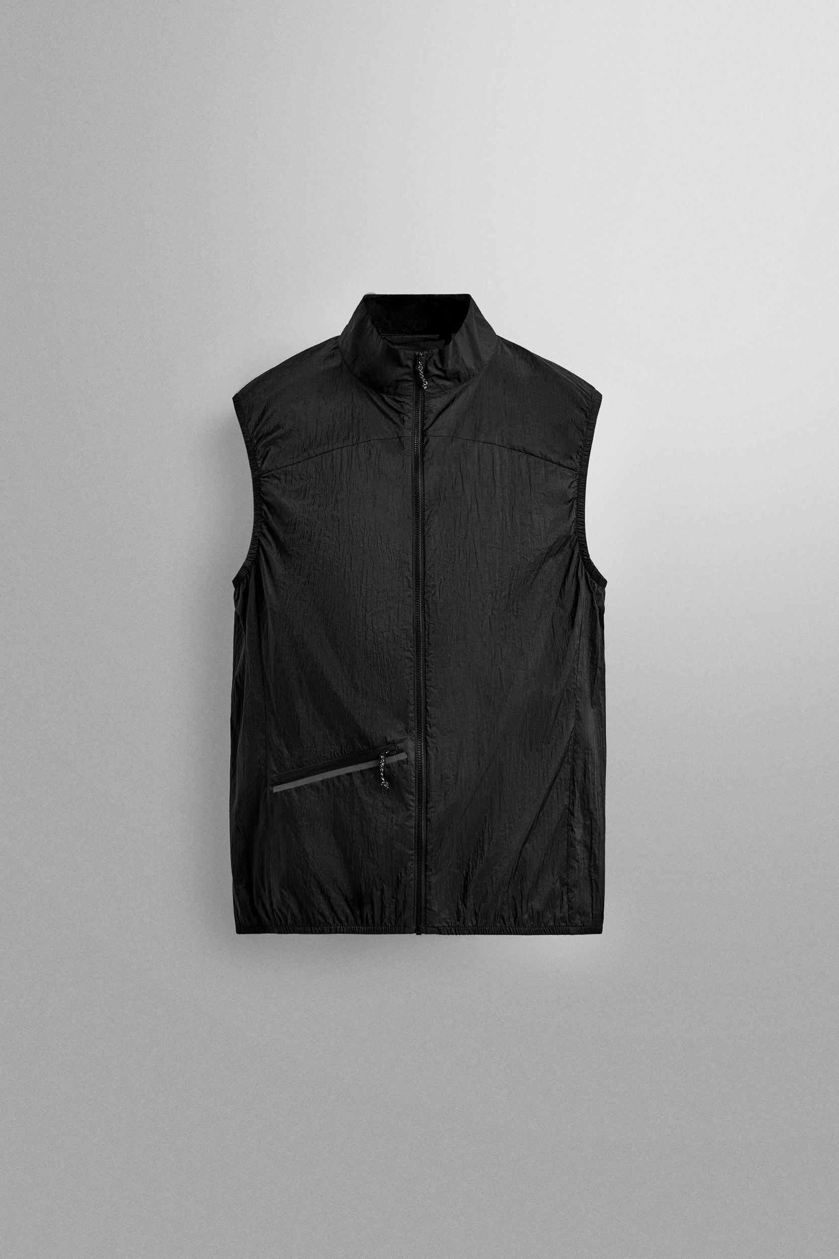 LIGHTWEIGHT TECHNICAL VEST Product Image